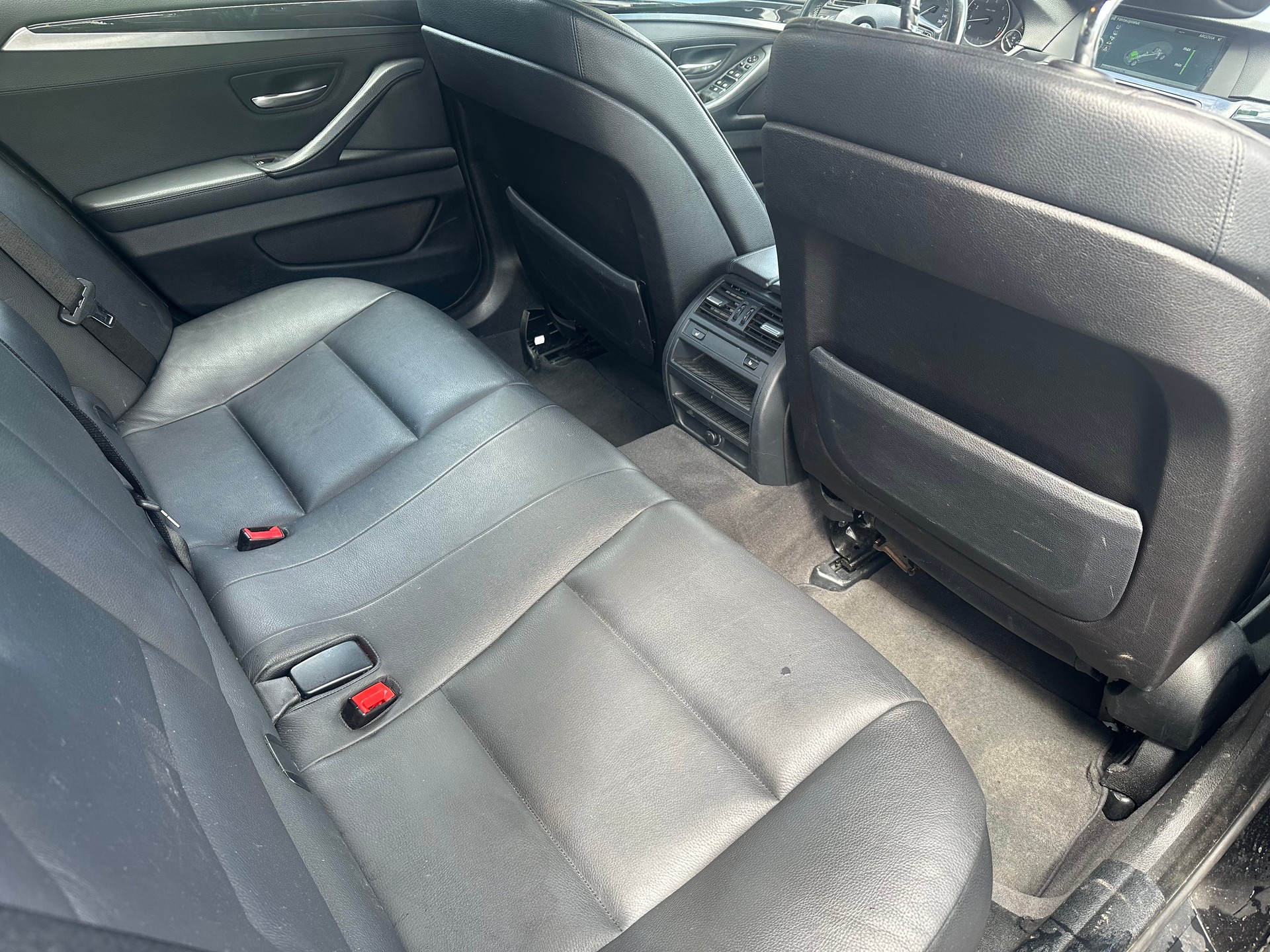 BMW 530i Touring-image-11