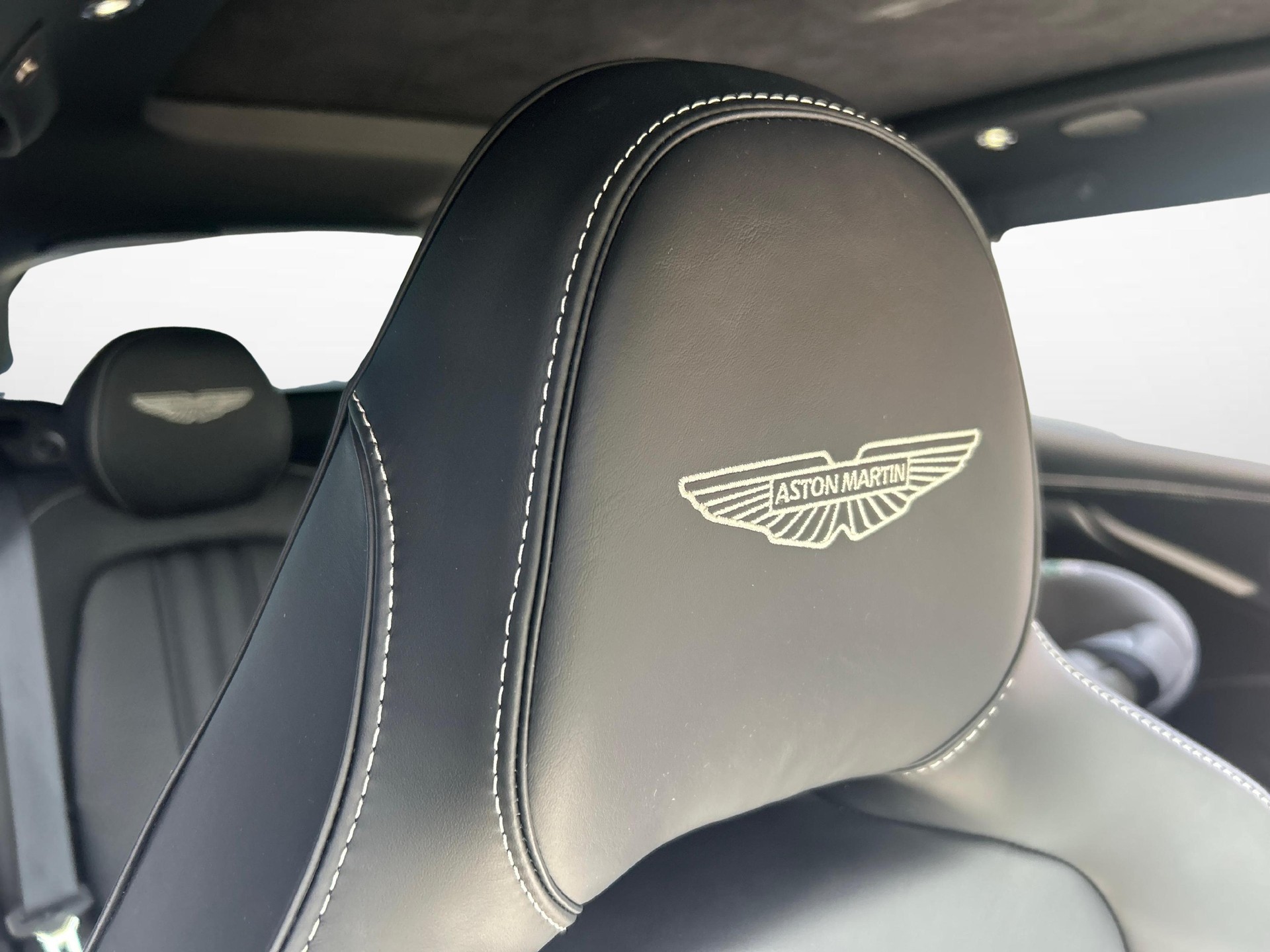 ASTON MARTIN DBX 707 4.0 V8 Bi-Turbo-image-20