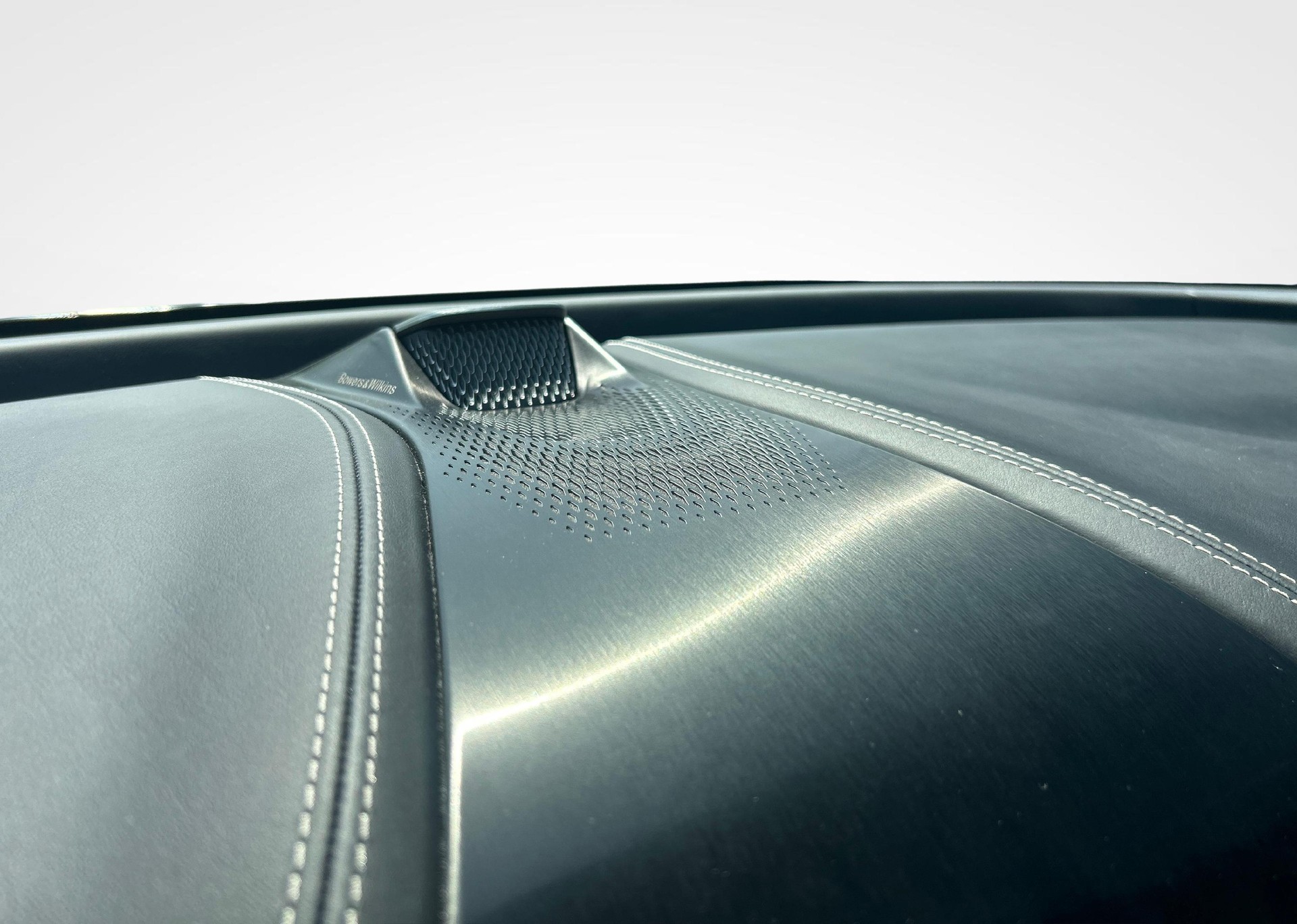 ASTON MARTIN DBX 707 4.0 V8 Bi-Turbo-image-18