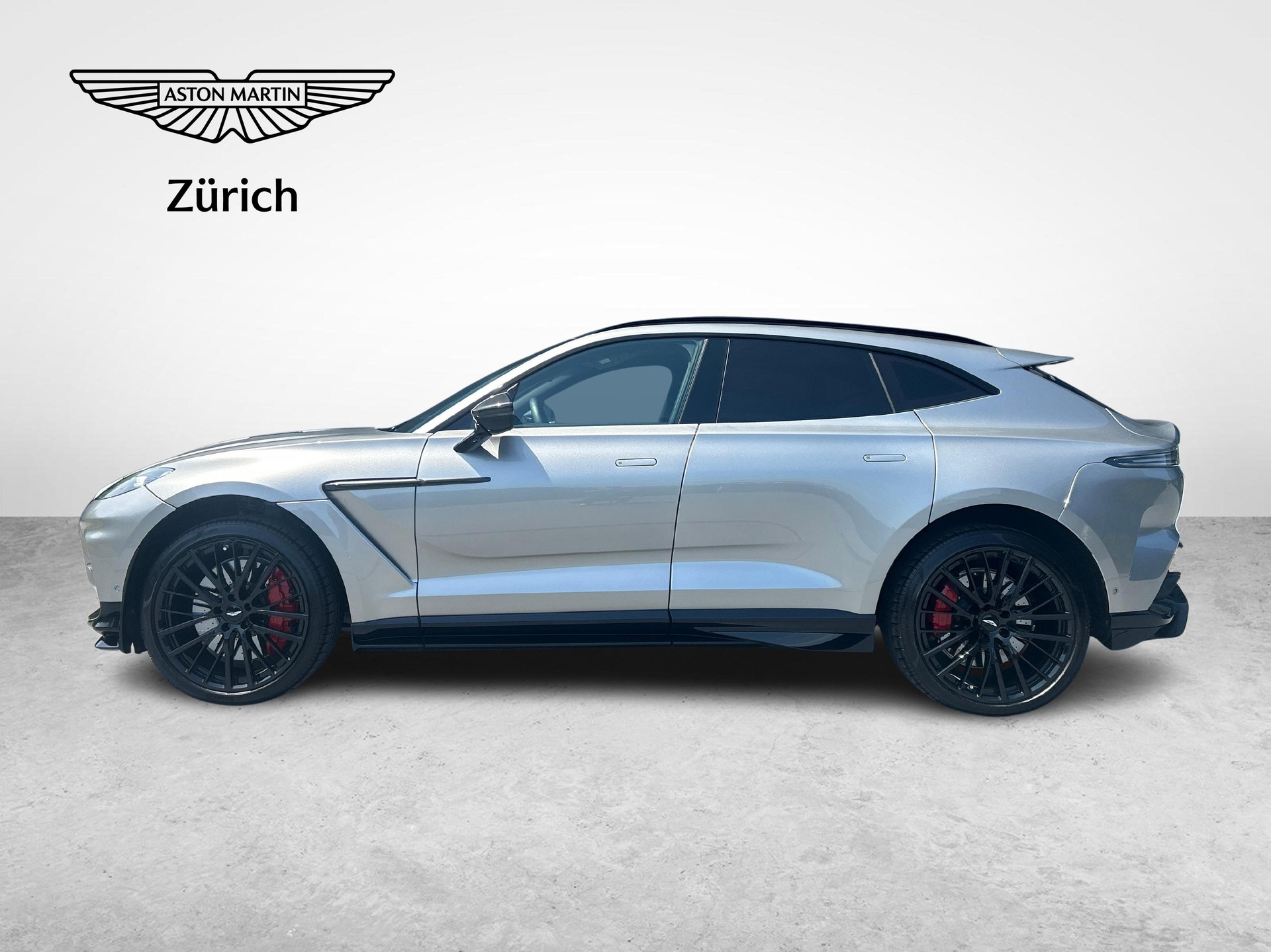 ASTON MARTIN DBX 707 4.0 V8 Bi-Turbo-showroom-element-1