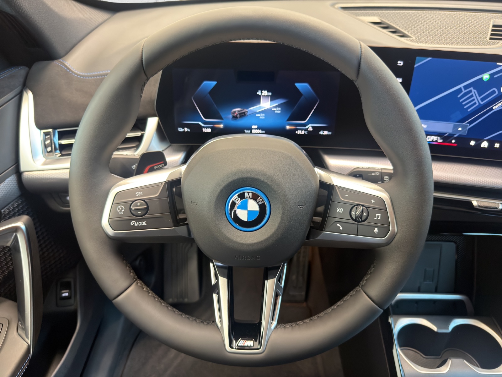 BMW iX1 xDrive 30 M Sport Edition-image-11