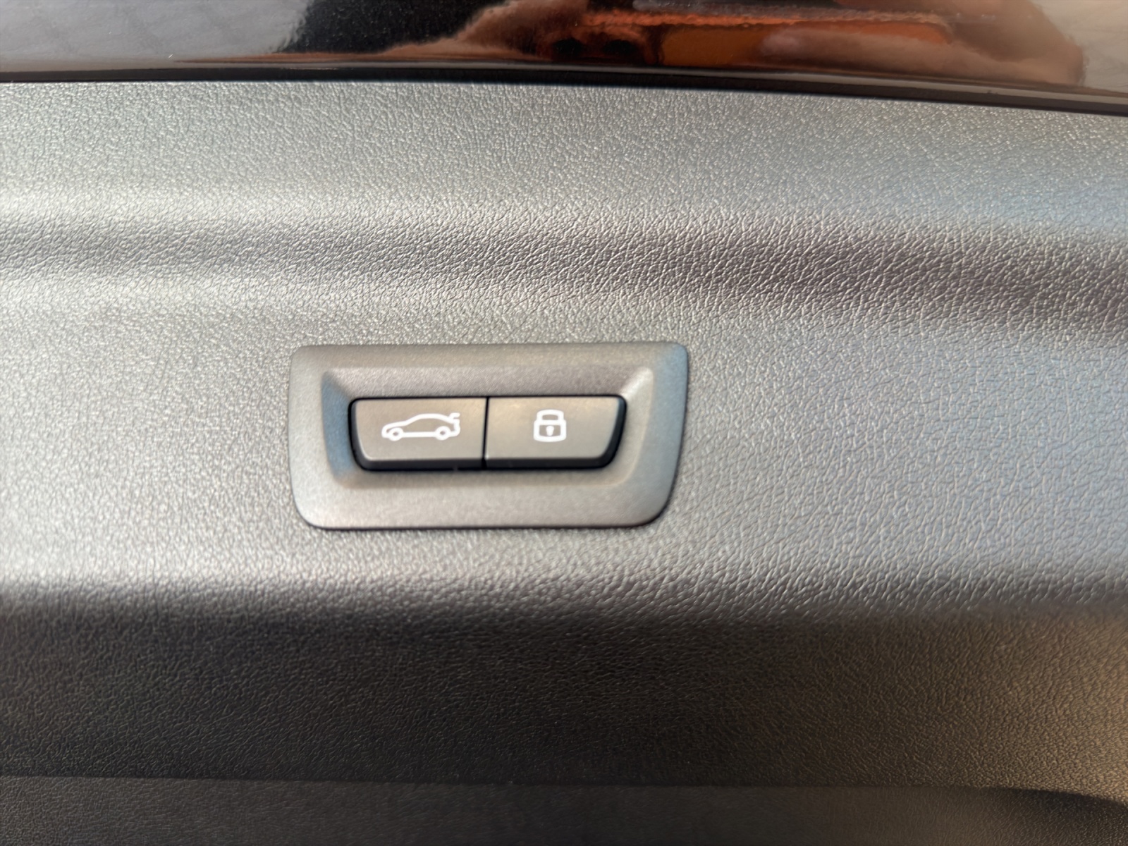BMW iX1 xDrive 30 M Sport Edition-image-15