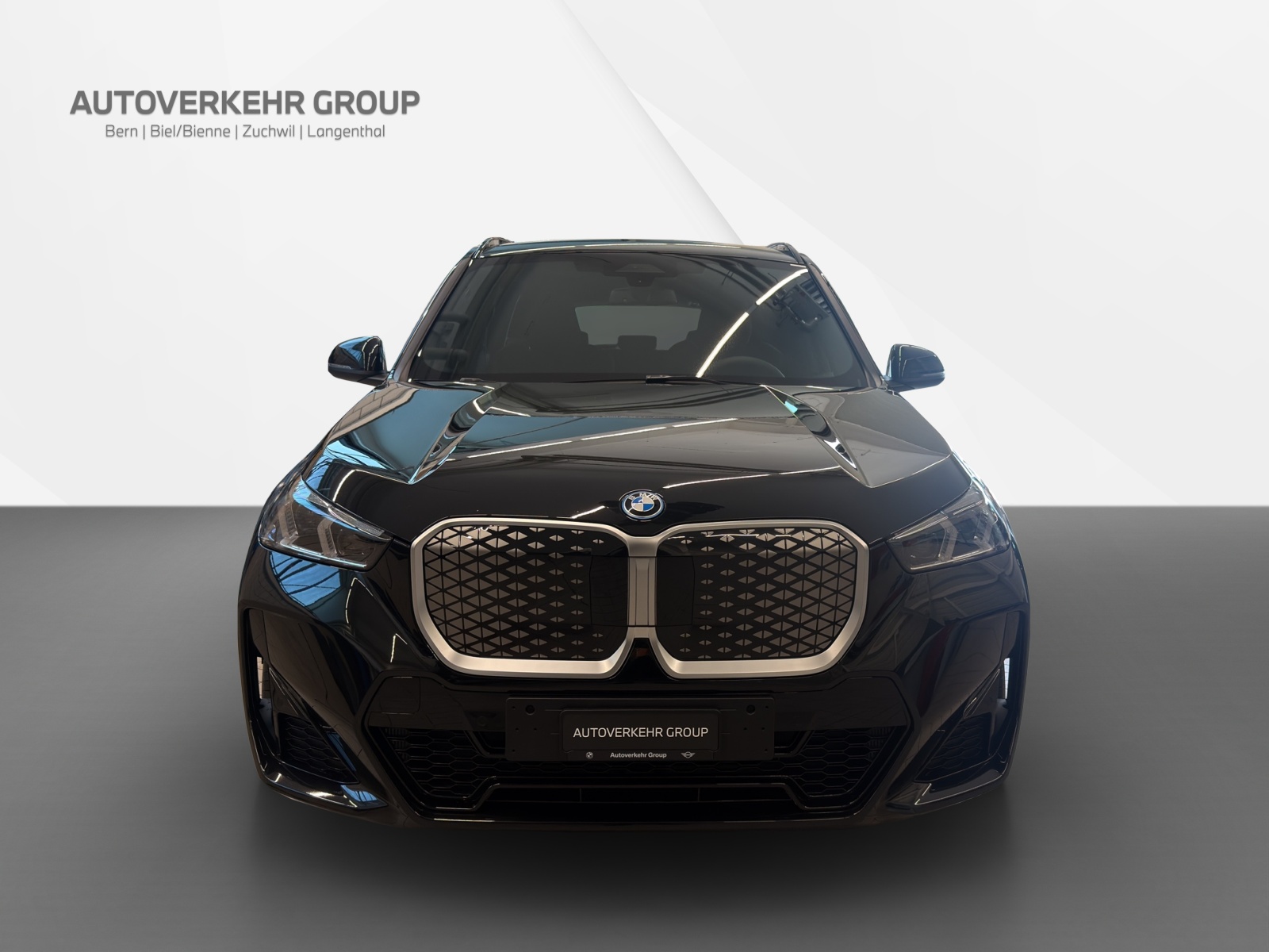BMW iX1 xDrive 30 M Sport Edition-showroom-element-1