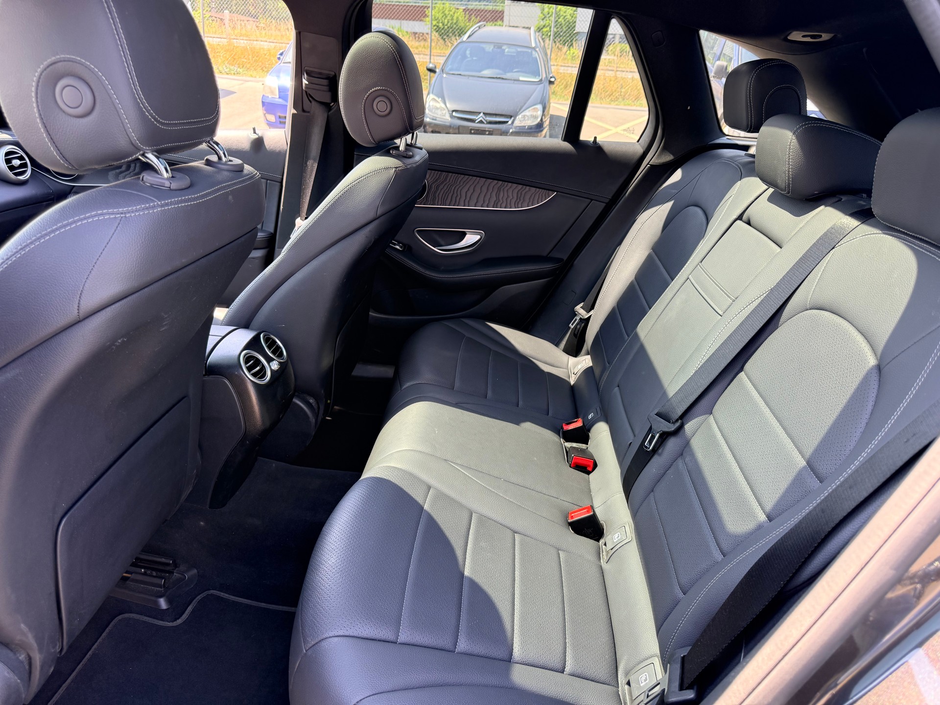 MERCEDES-BENZ GLC 220 d 4Matic 9G-Tronic-image-9