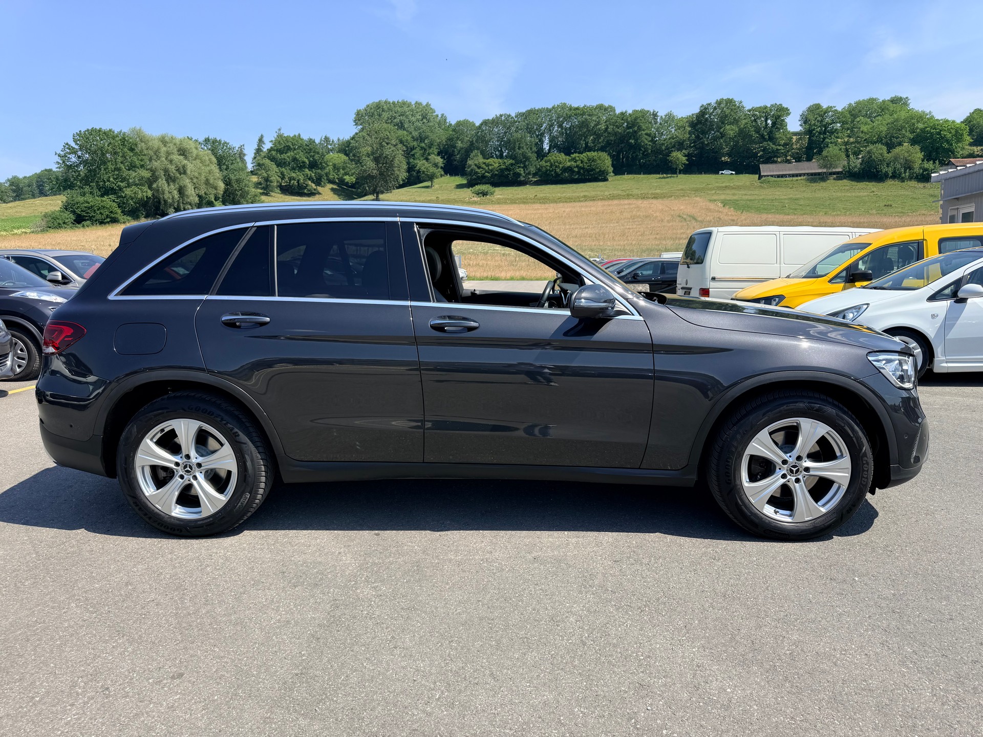 MERCEDES-BENZ GLC 220 d 4Matic 9G-Tronic-image-4