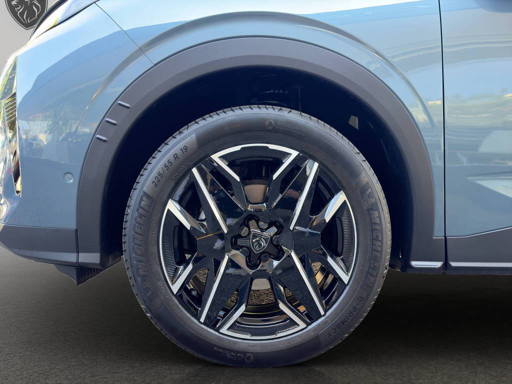 PEUGEOT 3008 1.2 Hybrid Allure Premium-image-5