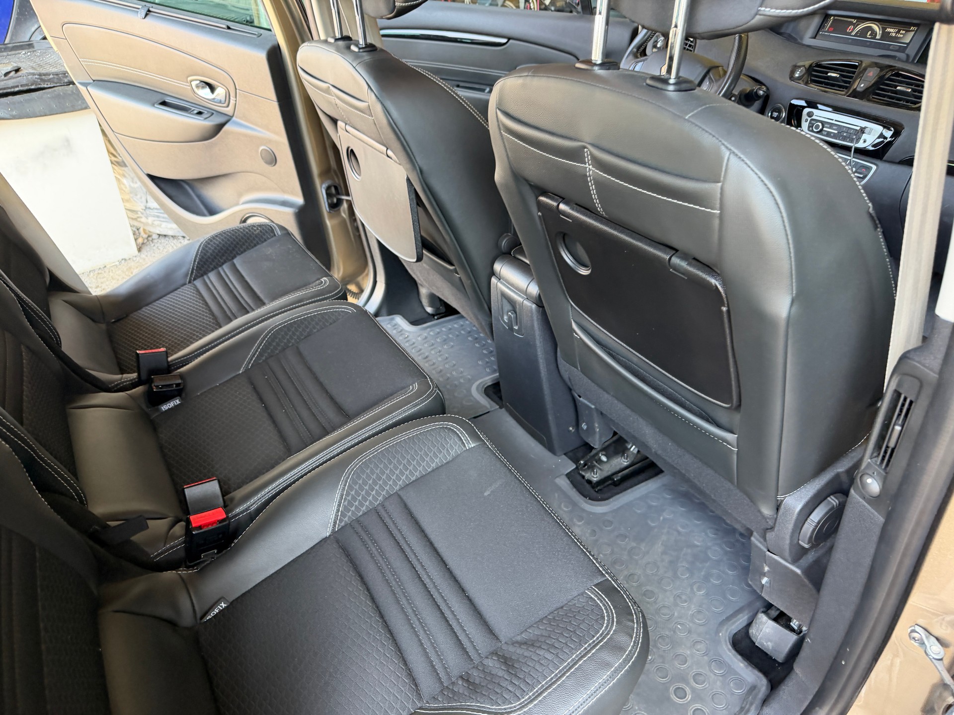 RENAULT Scénic 1.2 16V Turbo Bose Edition-image-9