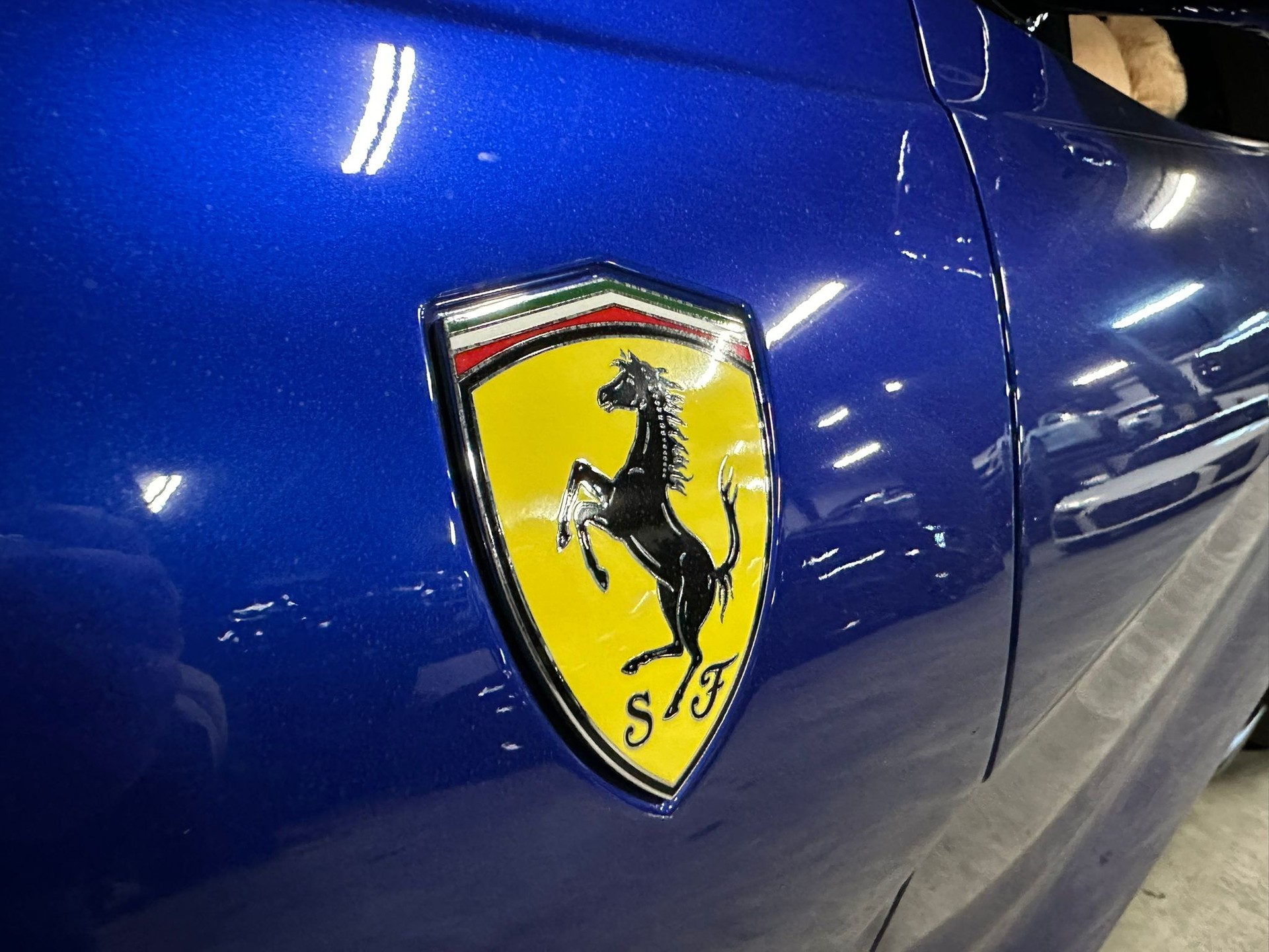 FERRARI 812 Superfast Einzelstück-showroom-element-2