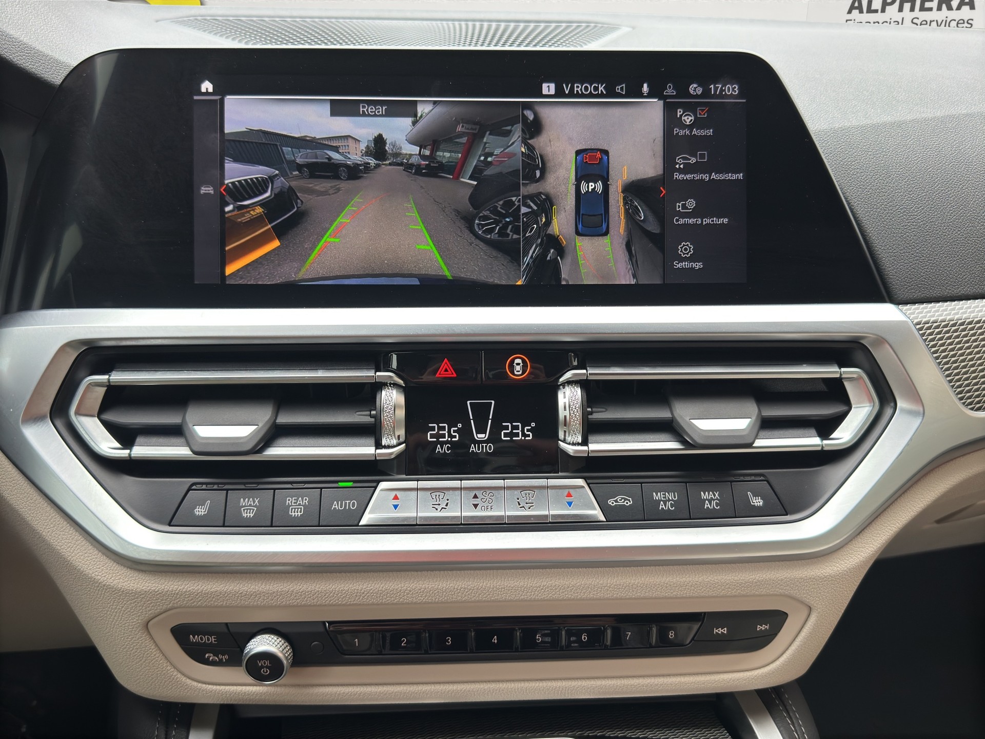 BMW M440d xDrive 48V Coupé (CH) INDIVIDUAL-image-16