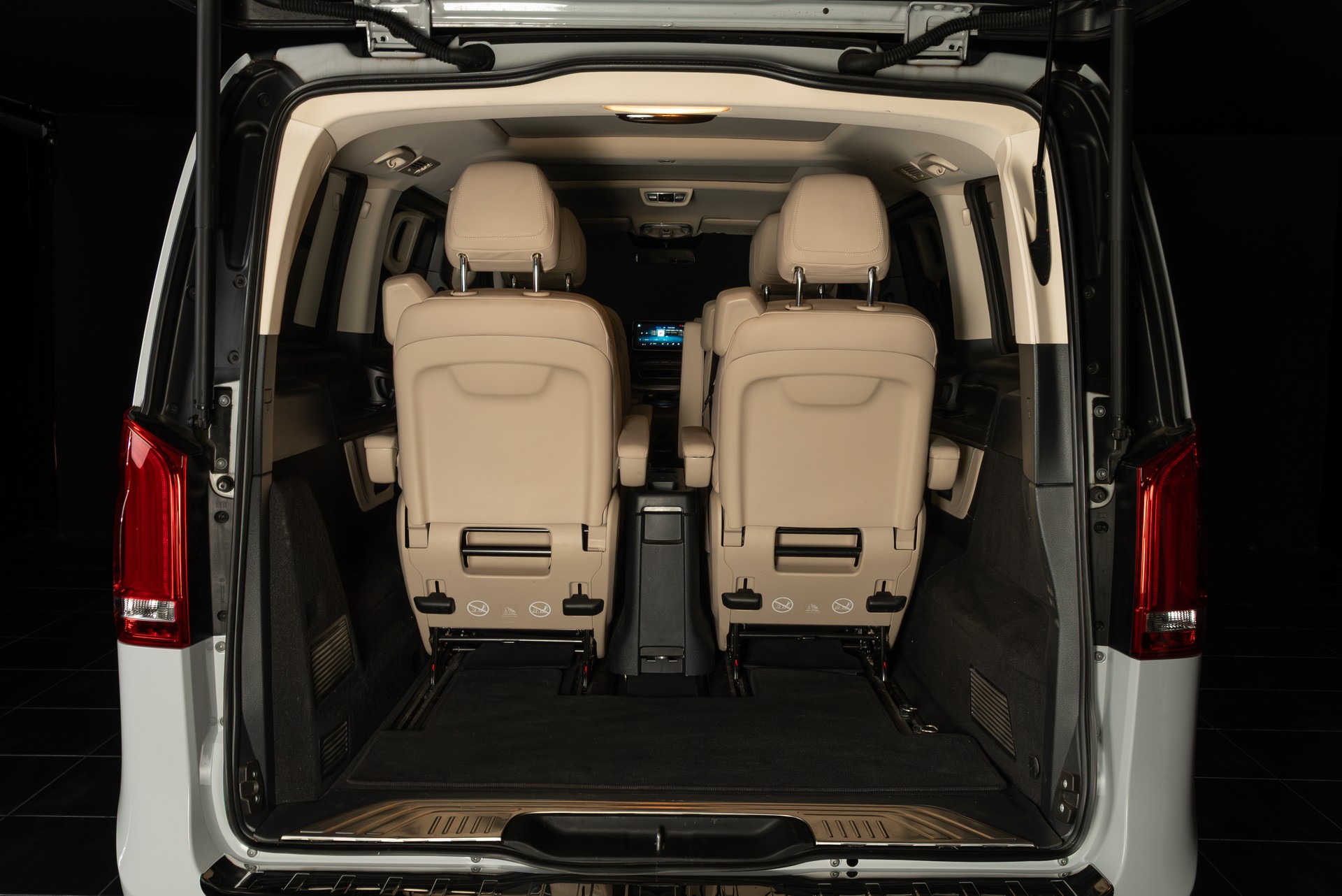 MERCEDES-BENZ V 300 d lang Avantgarde 4Matic 9G-Tronic-image-16