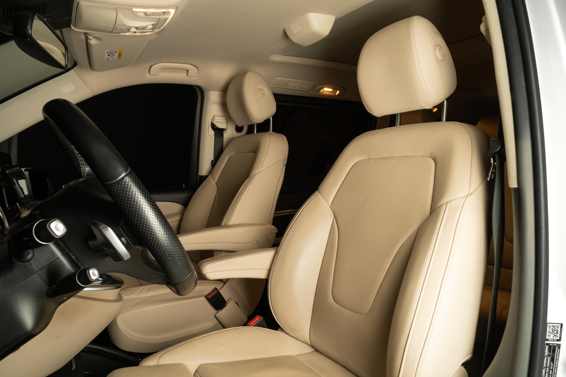MERCEDES-BENZ V 300 d lang Avantgarde 4Matic 9G-Tronic-image-12