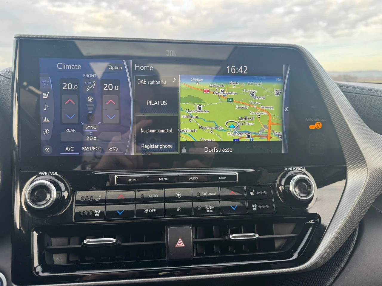 TOYOTA Highlander 2.5 HSD Premium e-CVT mit Anhängerkupplung-image-10