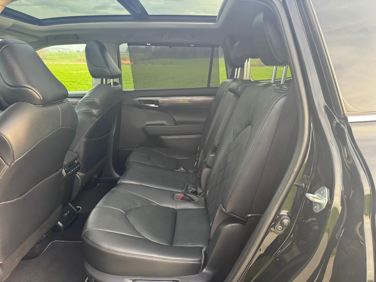 TOYOTA Highlander 2.5 HSD Premium e-CVT mit Anhängerkupplung-image-7