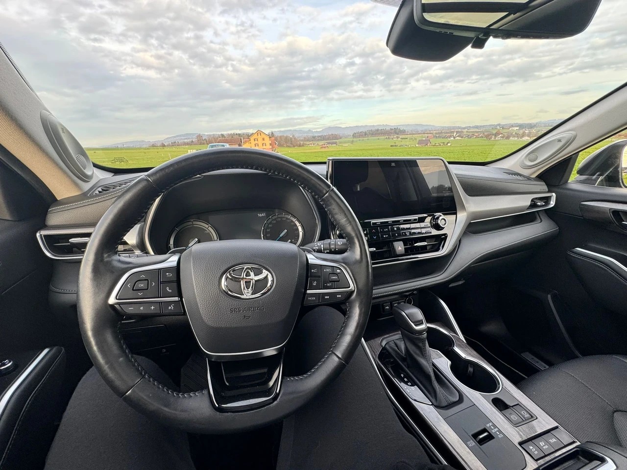 TOYOTA Highlander 2.5 HSD Premium e-CVT mit Anhängerkupplung-image-9