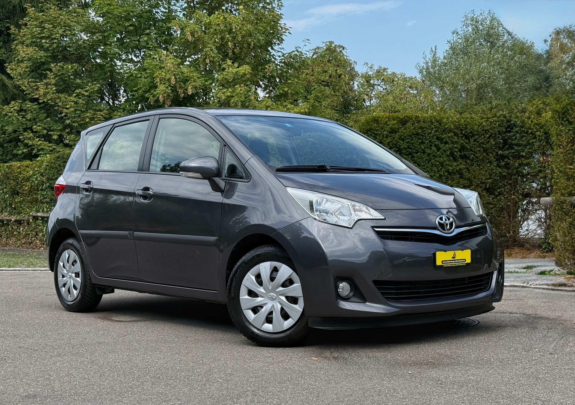 TOYOTA Verso-S 1.33 Linea Luna Multidrive S ( Frisch Ab MFK )