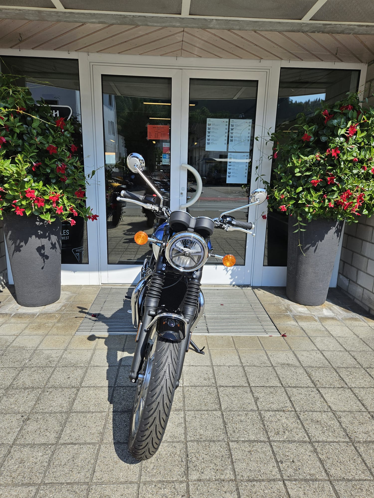 TRIUMPH Bonneville T120-image-4