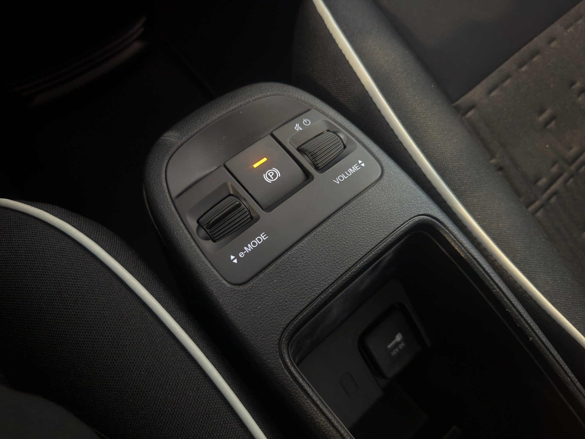 FIAT 500 Electric Cult 320KM Pack Comfort-image-41