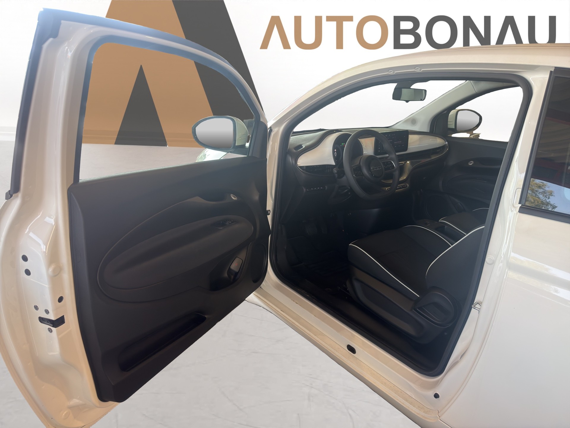 FIAT 500 Electric Cult 320KM Pack Comfort-image-9