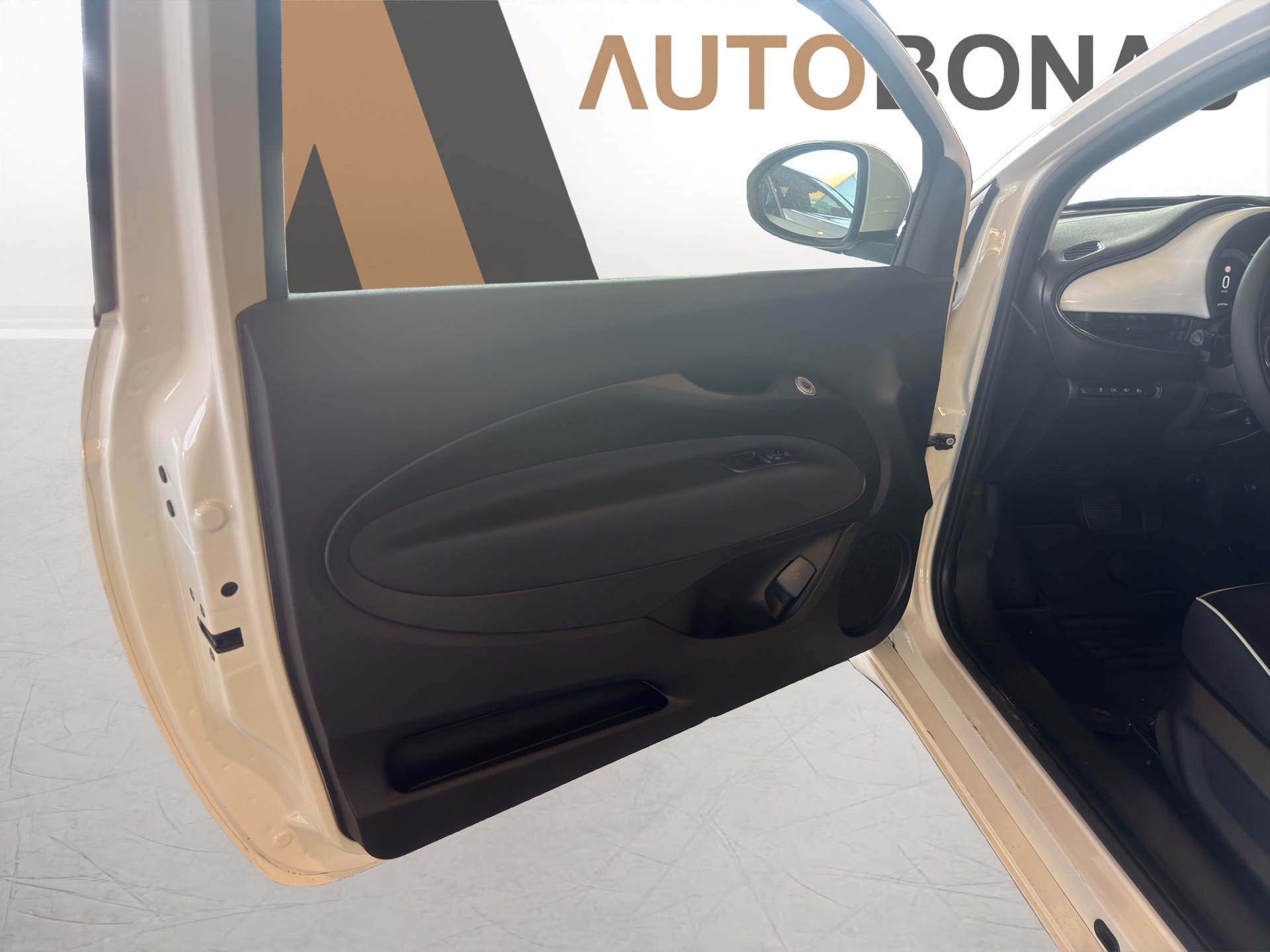 FIAT 500 Electric Cult 320KM Pack Comfort-image-10