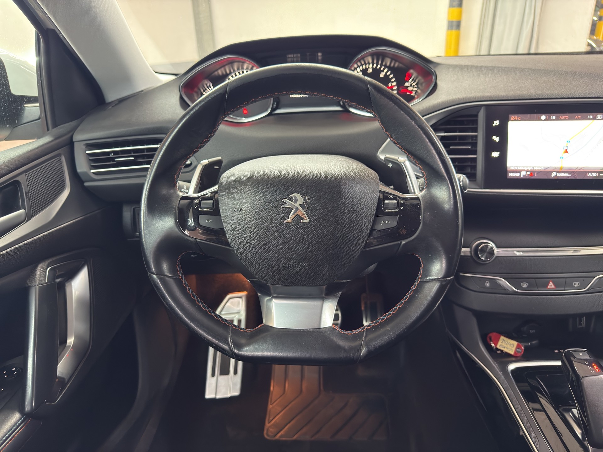PEUGEOT 308 SW 1.5 BlueHDI Tech Edition EAT8-image-10
