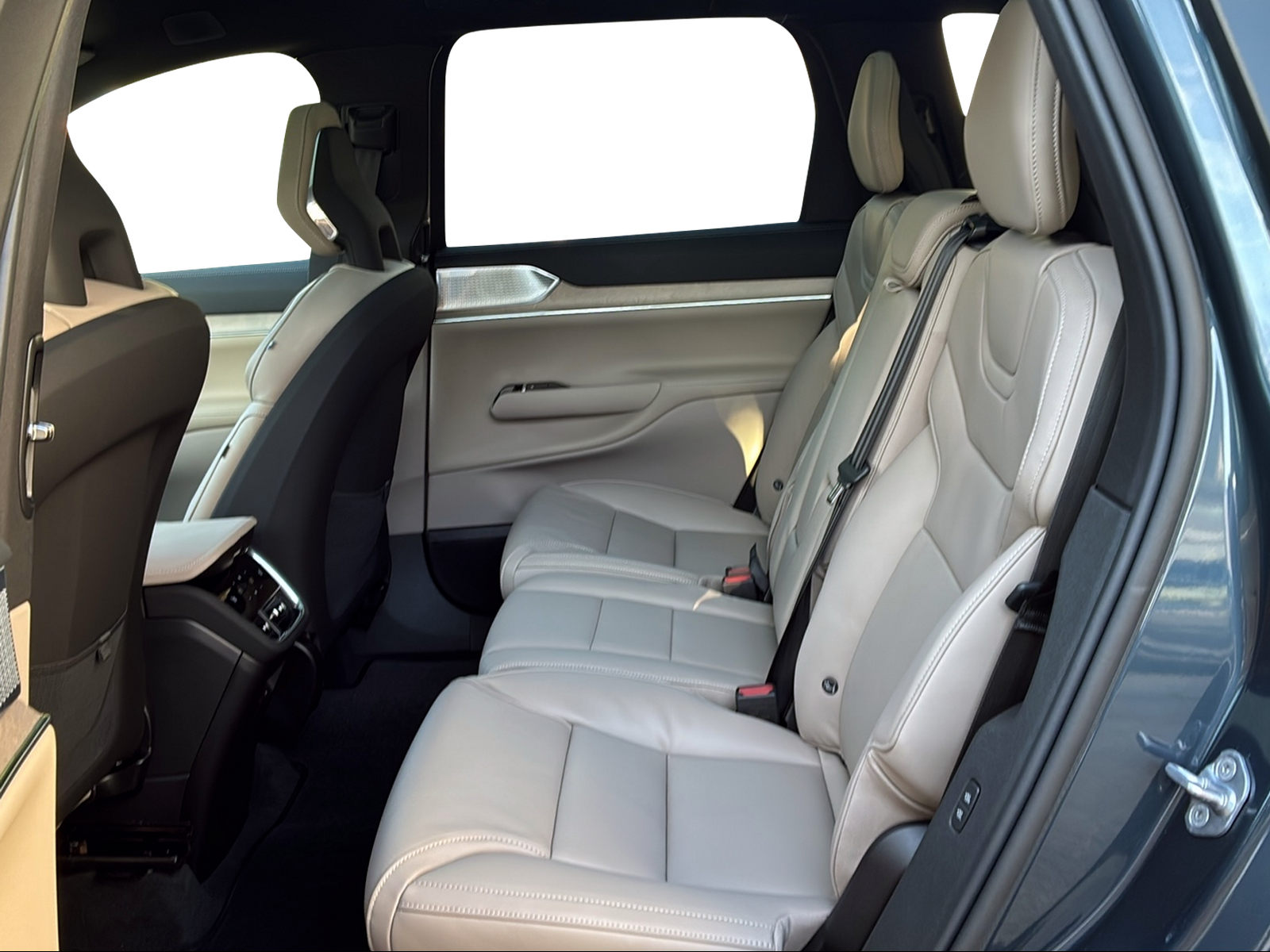 VOLVO EX90 Twin Performance Ultra AWD-image-11