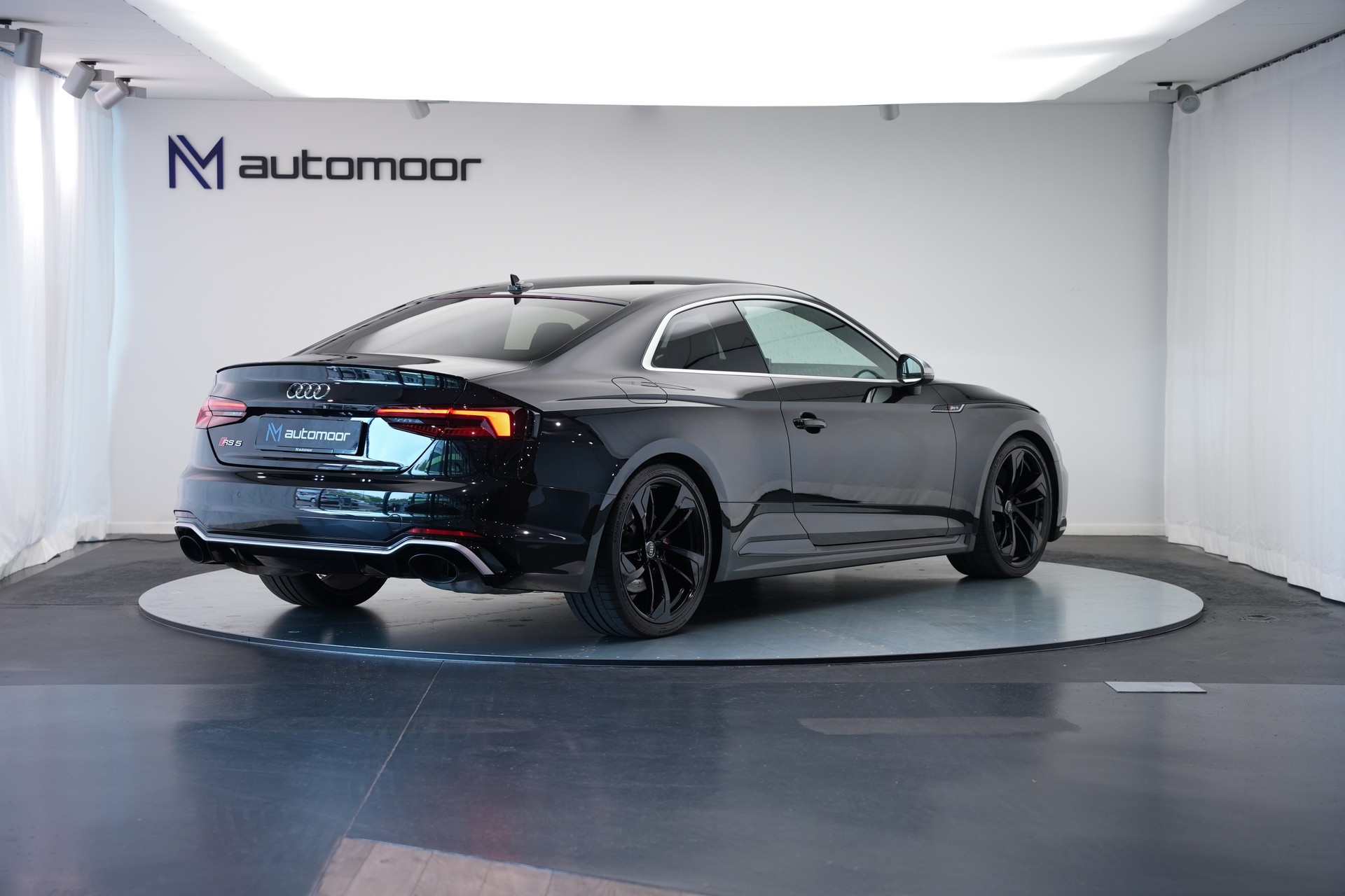 AUDI RS5 Coupé 2.9 TFSI quattro tiptronic *CH-Fahrzeug* *Head-Up* *Assistenzpaket*-image-4