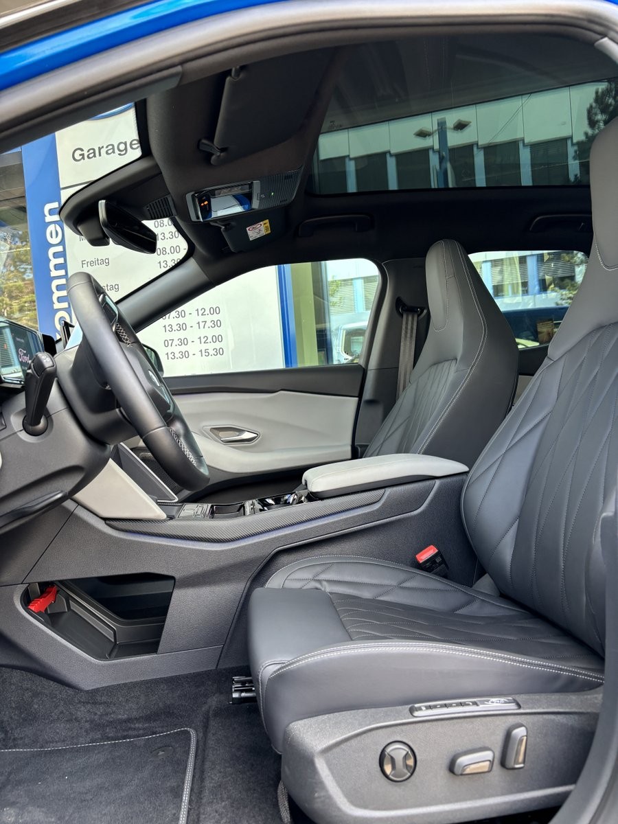 FORD Explorer Extended Range Premium-showroom-element-3