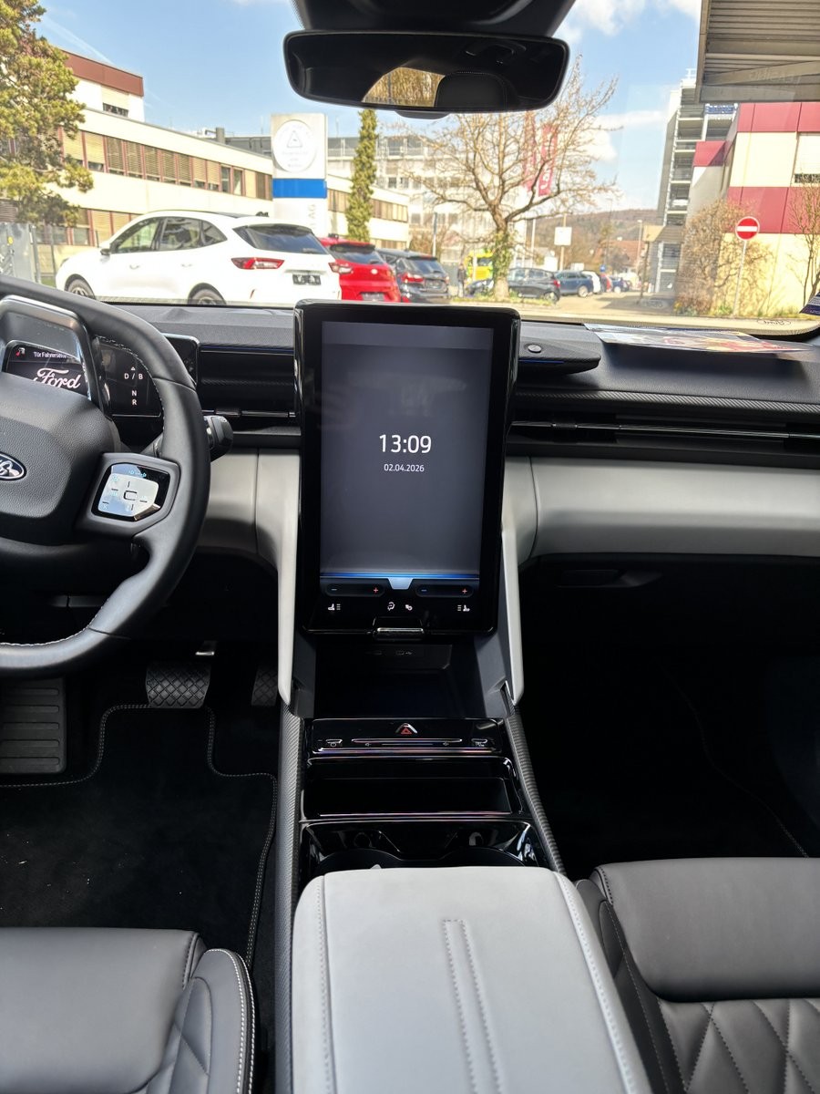FORD Explorer Extended Range Premium-showroom-element-2