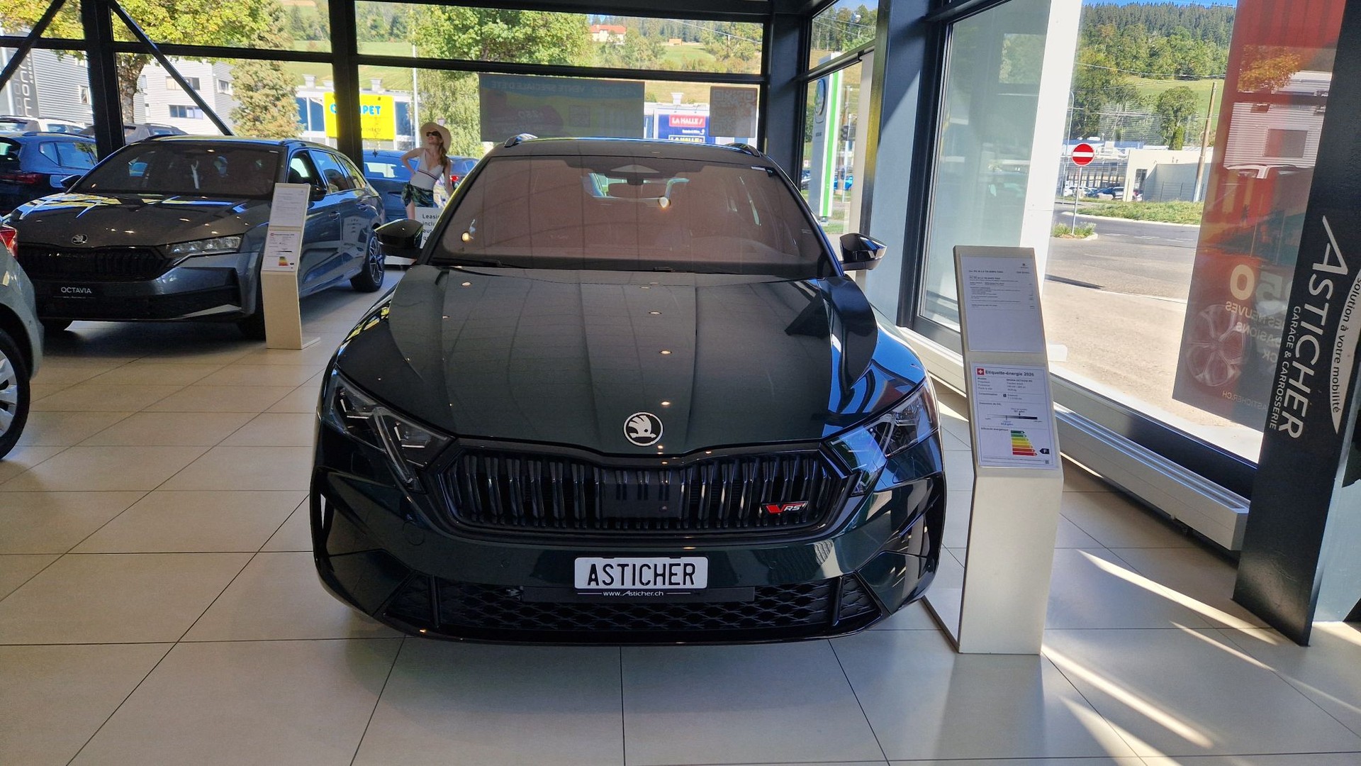 SKODA Octavia Combi 2.0 TSI DSG RS 30 Years Edition-showroom-element-1
