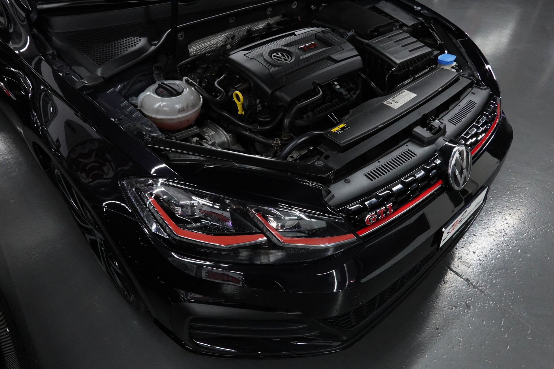 VW GOLF 2.0 TSI GTI PERFORMANCE DSG CH-FZ ON TOP-image-4