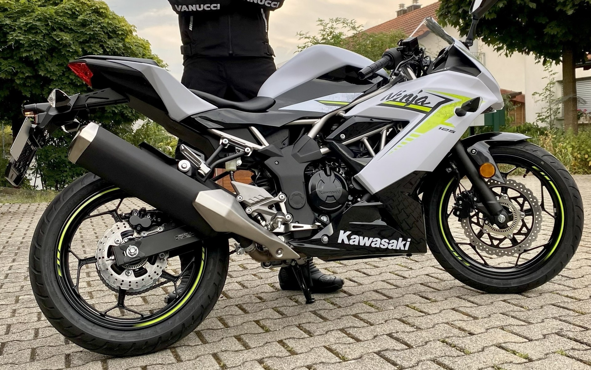 KAWASAKI Ninja 125-image-0
