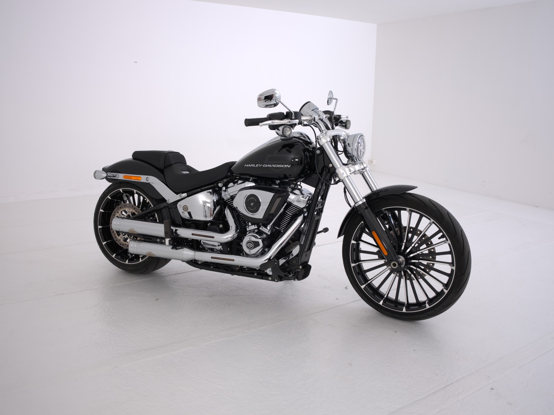 HARLEY-DAVIDSON FXBR Breakout 117ci-image-0