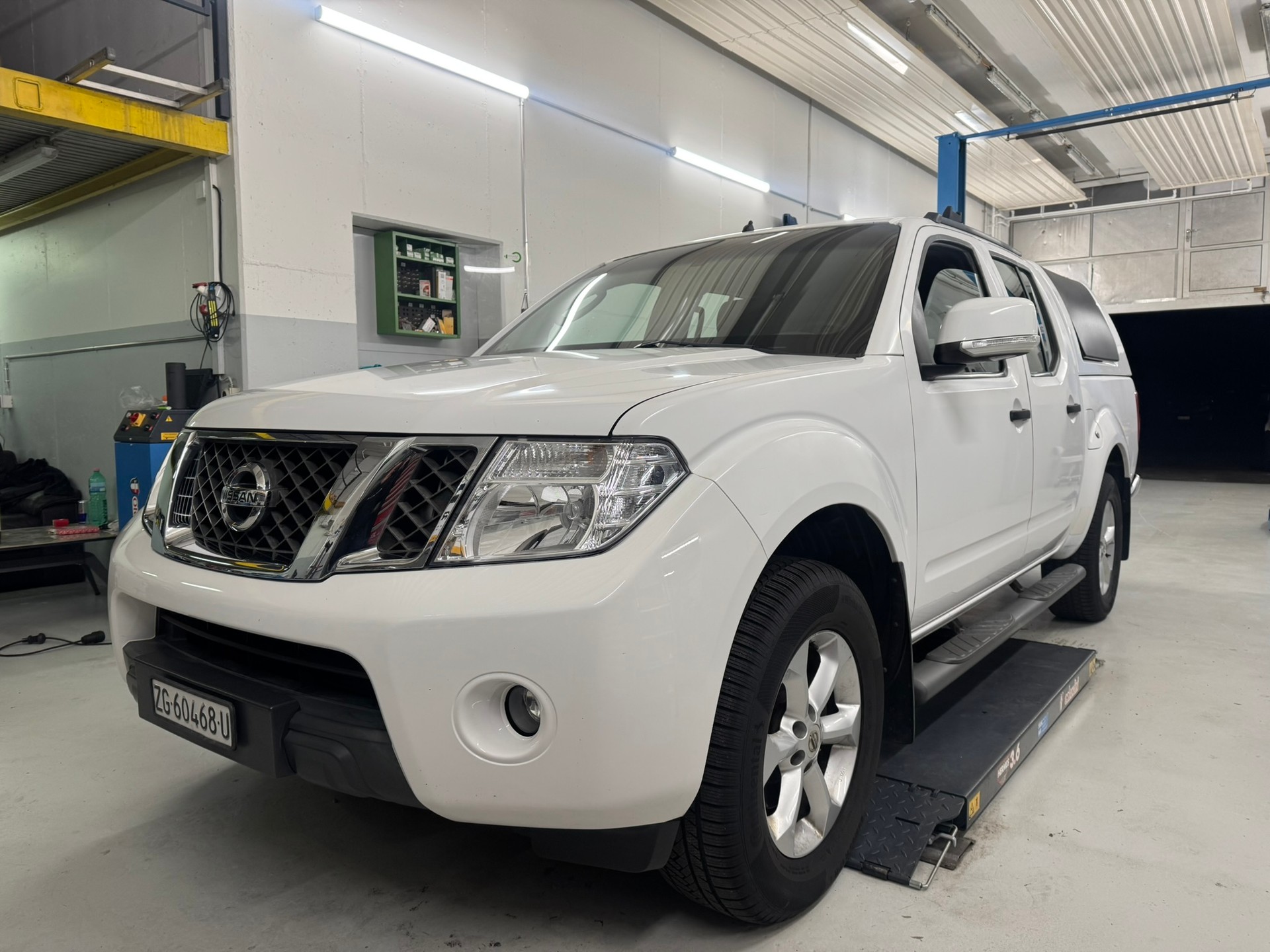 NISSAN Navara Double Cab SE 2.5 dCi 4WD Automat