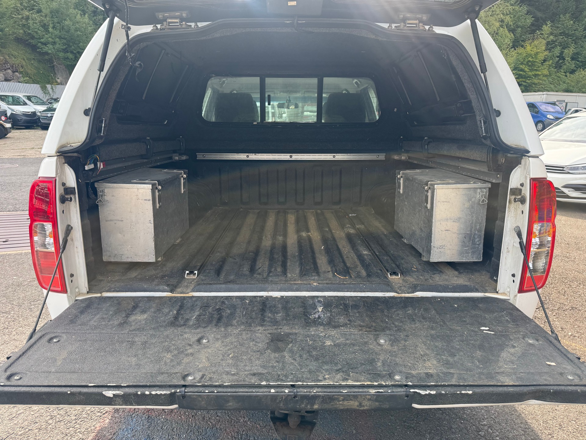 NISSAN Navara Double Cab SE 2.5 dCi 4WD Automat-image-16