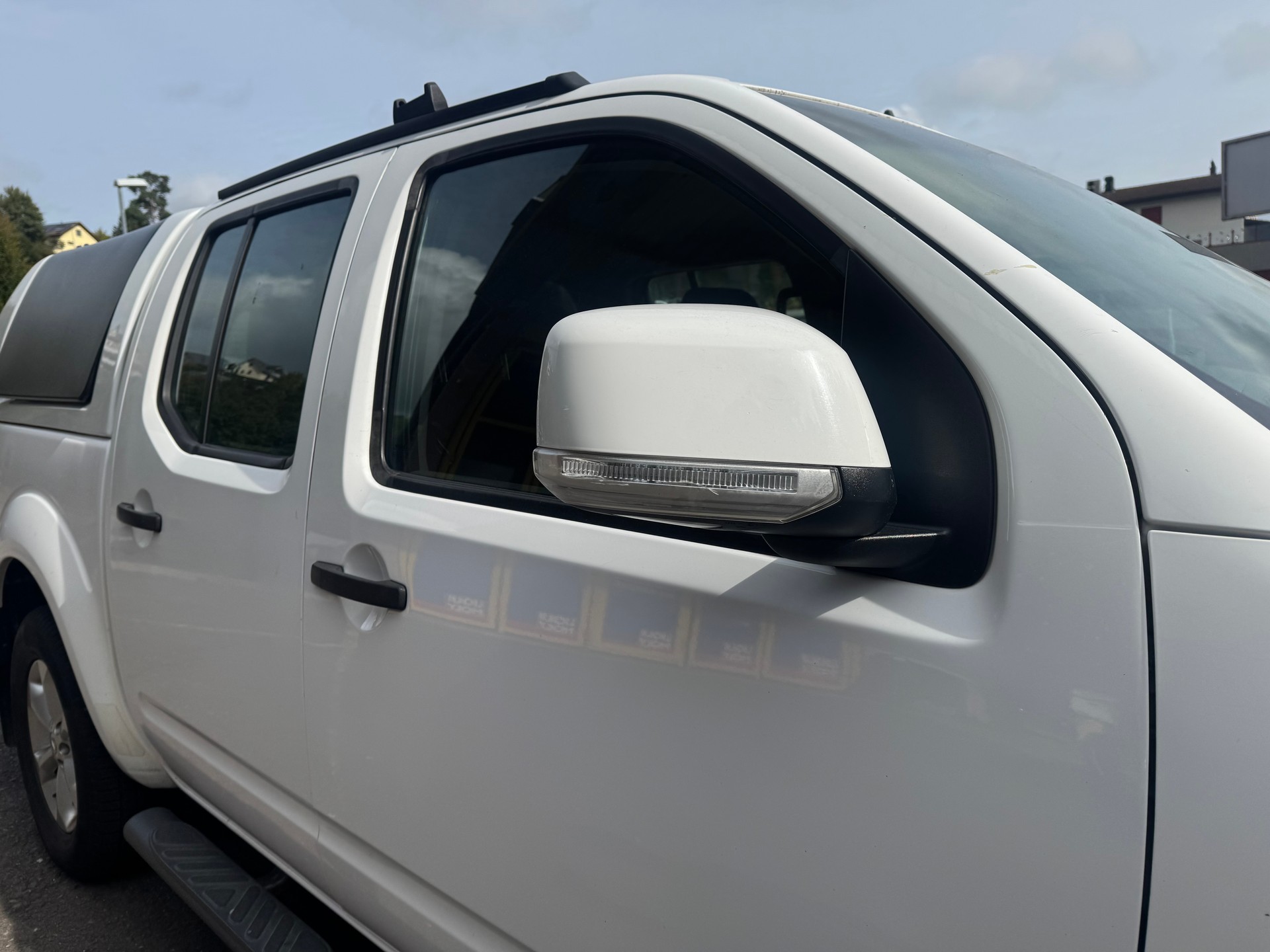 NISSAN Navara Double Cab SE 2.5 dCi 4WD Automat-image-8