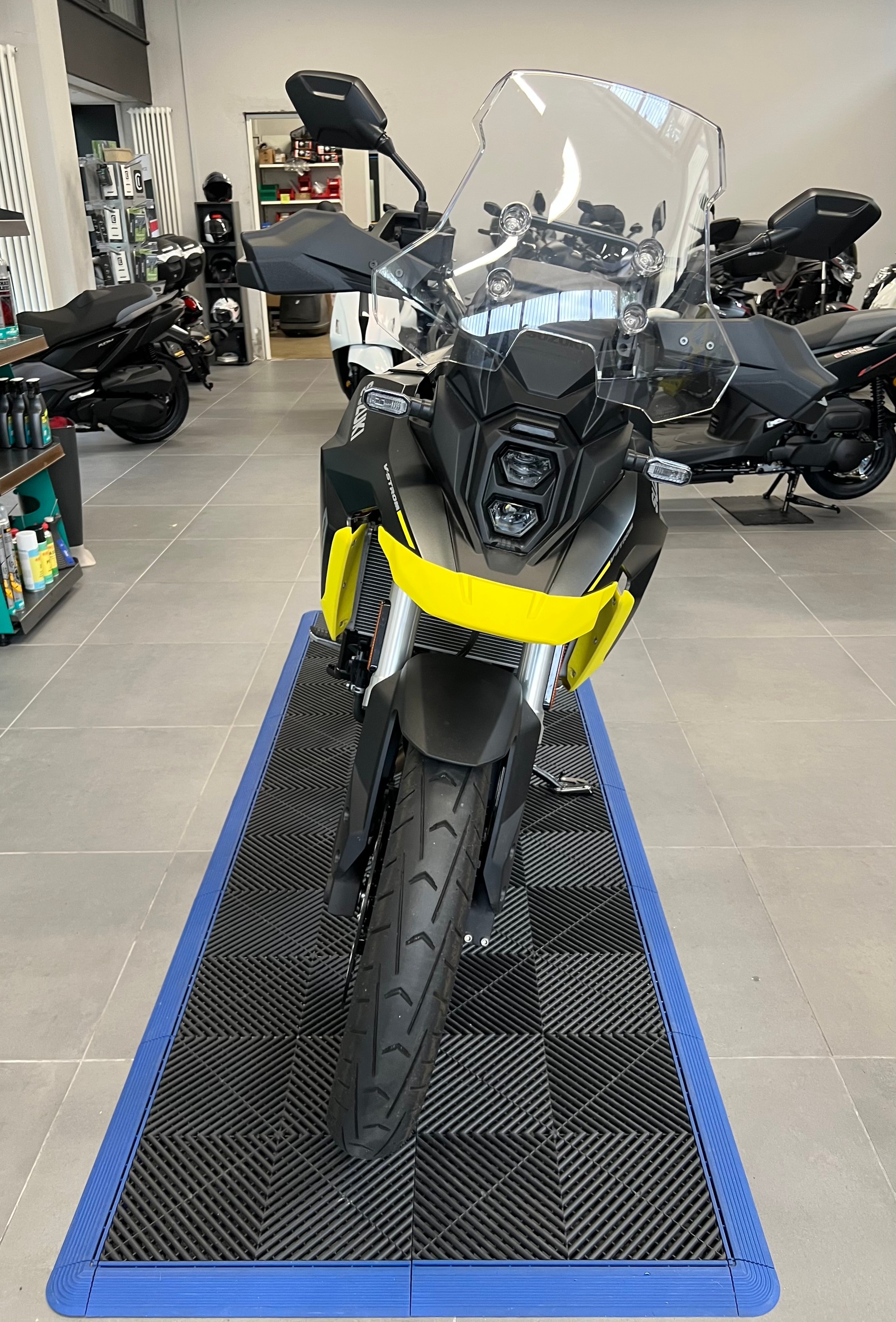 SUZUKI DL 800-image-1