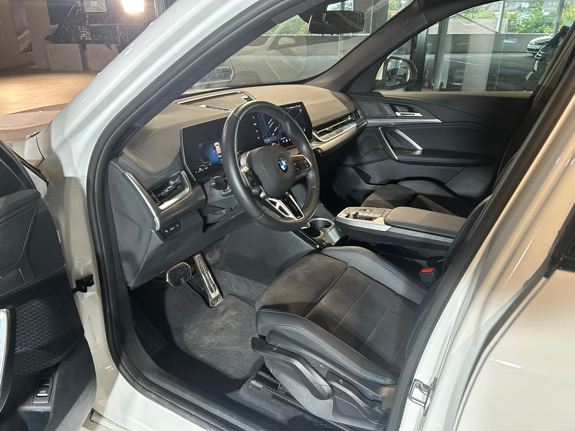 BMW X1 sDrive 20i 48V M Sport-image-25