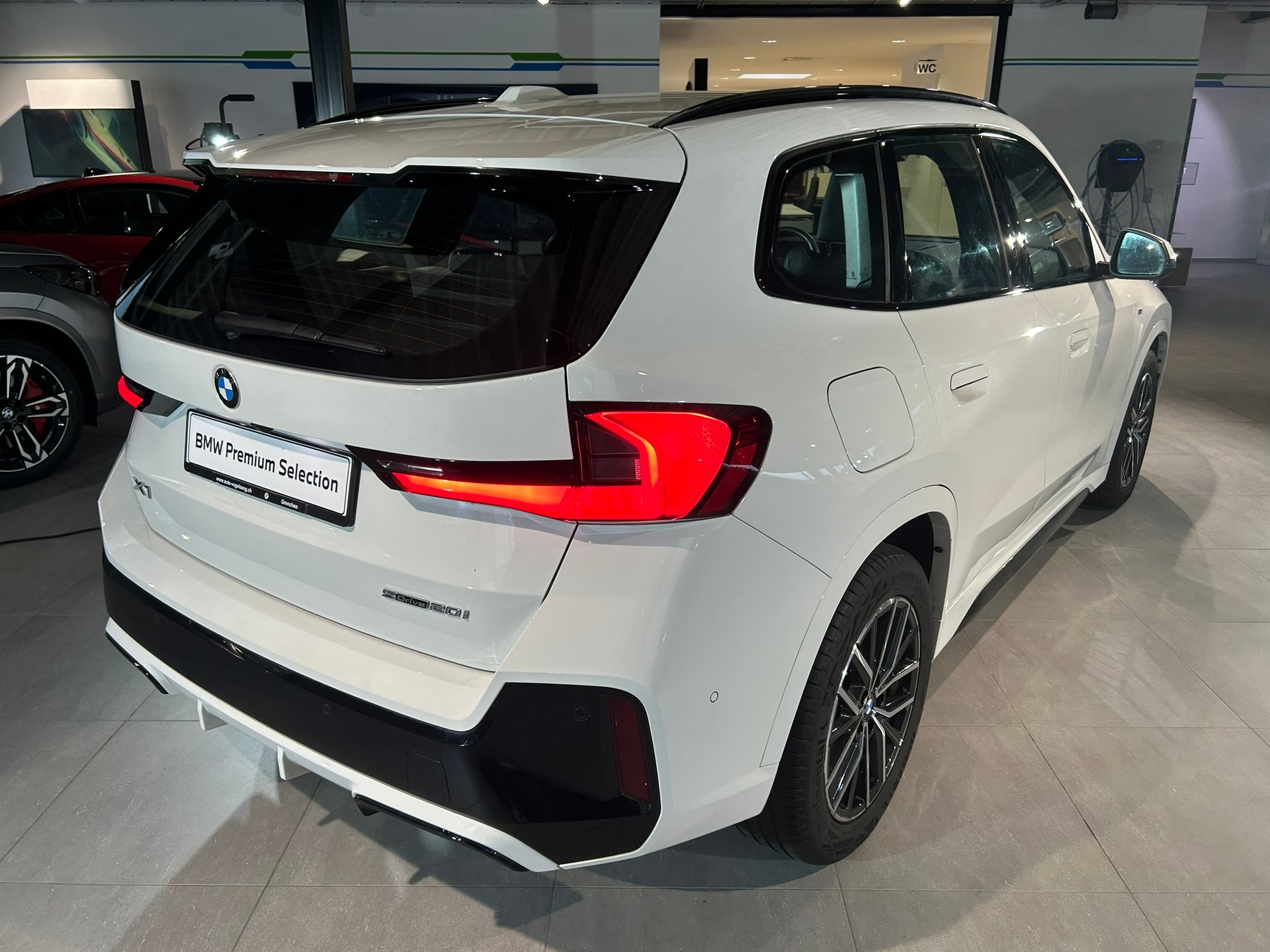 BMW X1 sDrive 20i 48V M Sport-image-11