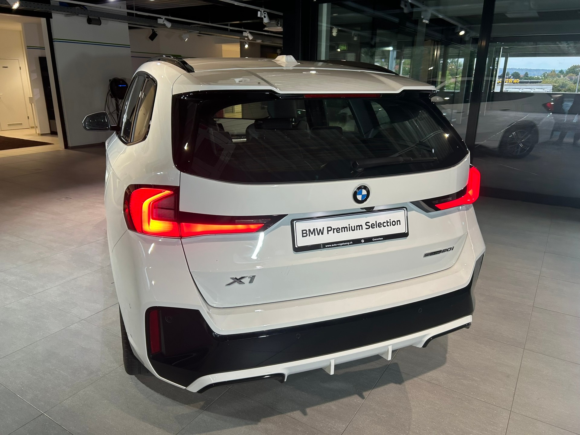 BMW X1 sDrive 20i 48V M Sport-image-10