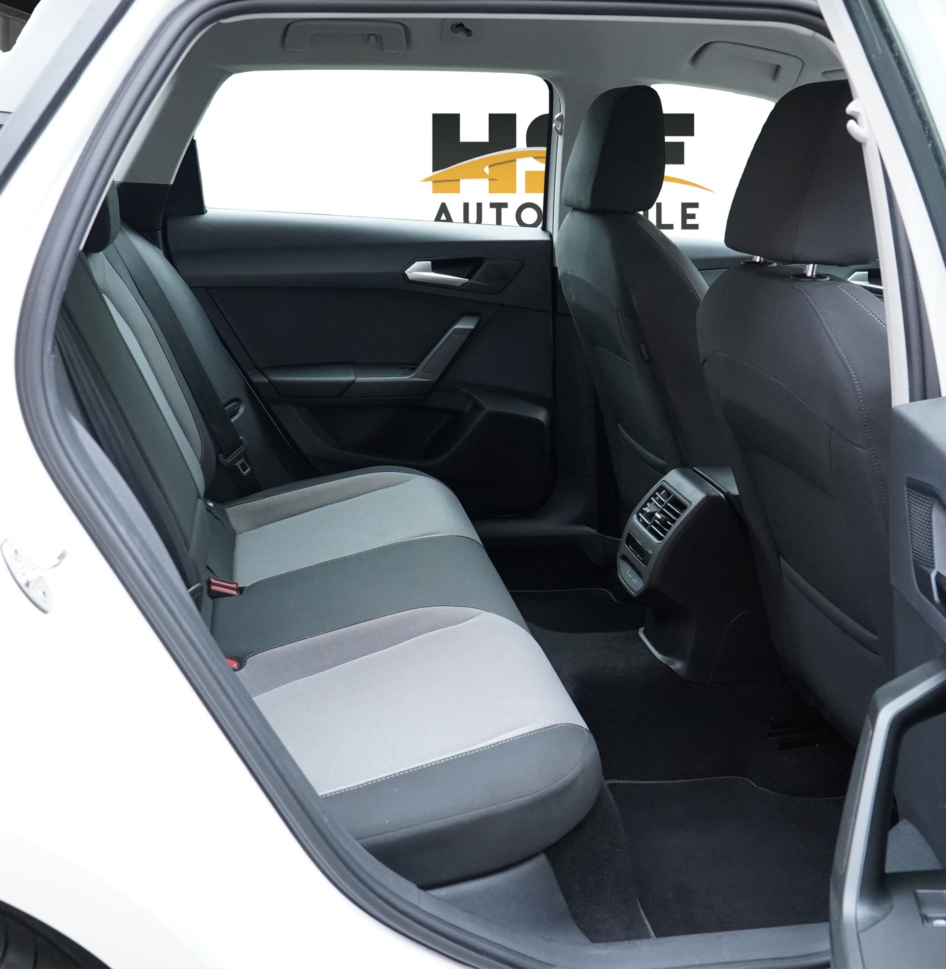 SEAT Leon ST 1.5 eTSI mHEV DSG Style *CH Fahrzeug*-image-15