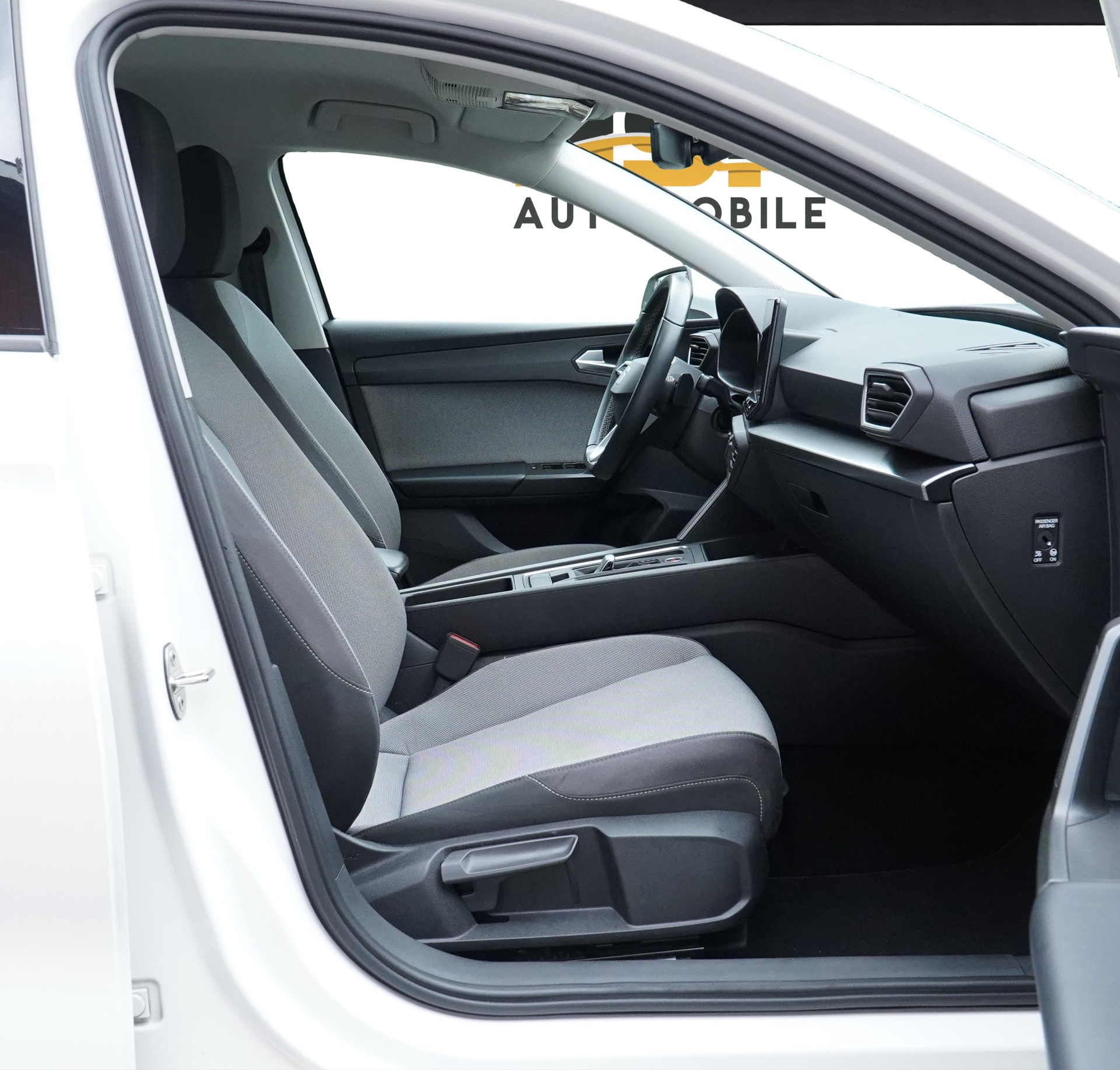 SEAT Leon ST 1.5 eTSI mHEV DSG Style *CH Fahrzeug*-image-11