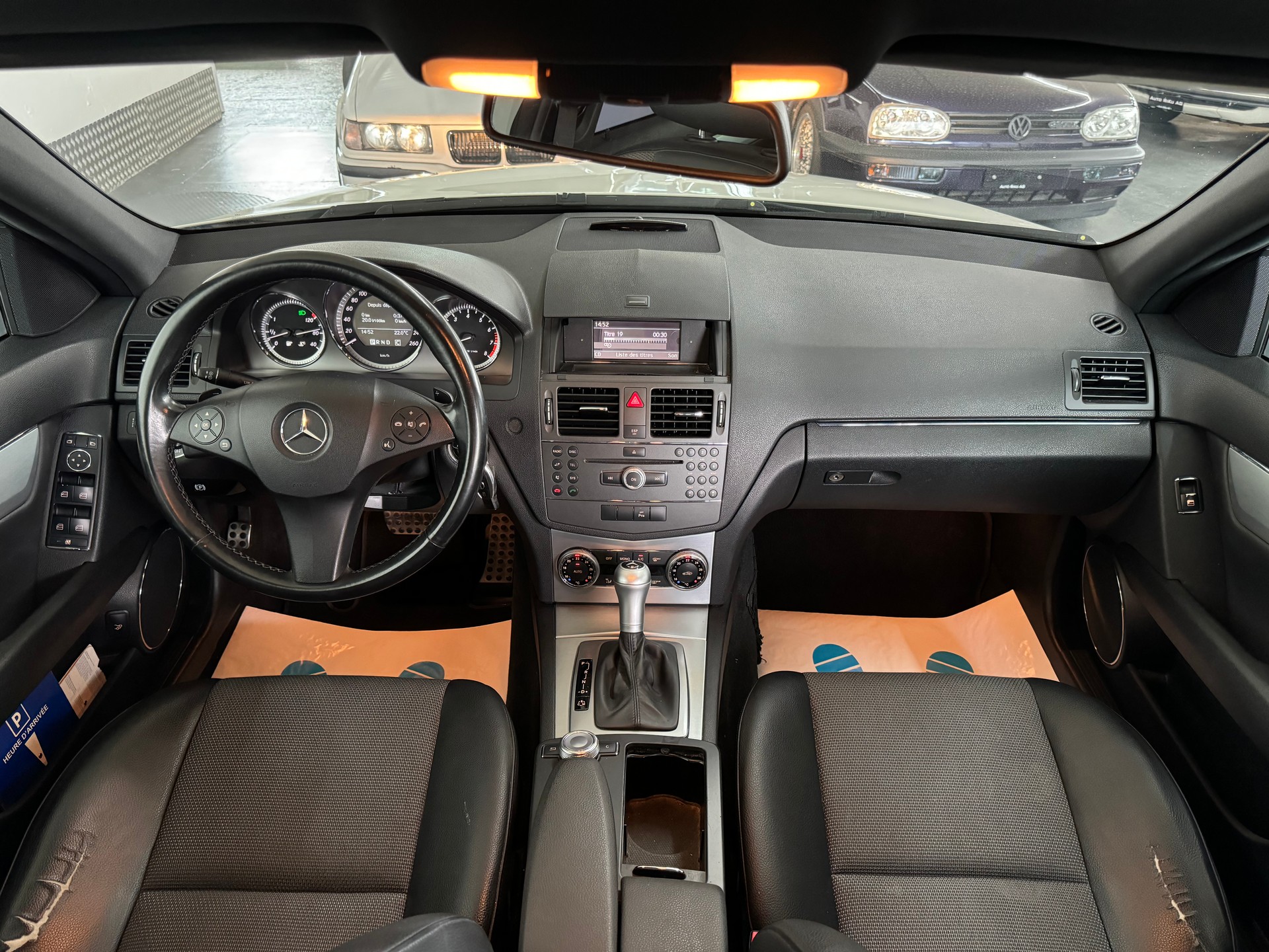 MERCEDES-BENZ C 180 CGI BlueEfficiency My Star Automatic-image-13