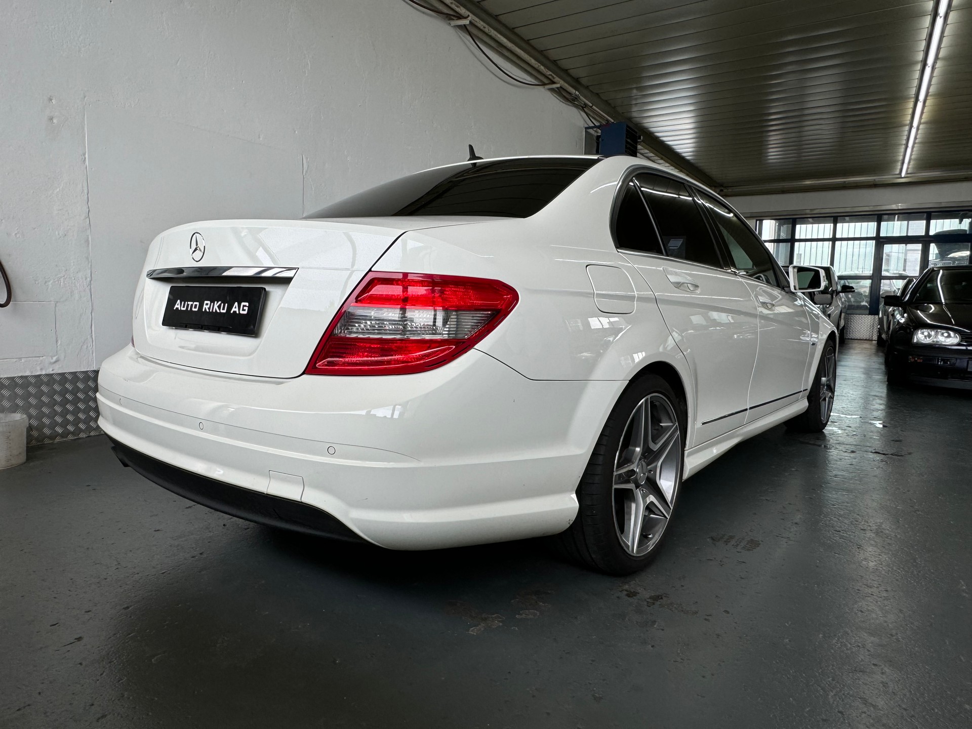 MERCEDES-BENZ C 180 CGI BlueEfficiency My Star Automatic-image-7
