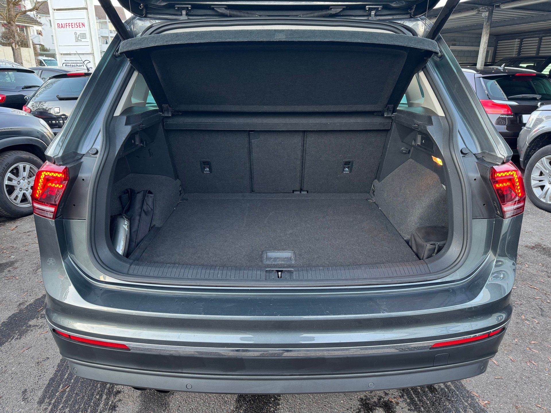 VW Tiguan 2.0TSI Highline 4Motion DSG-image-5