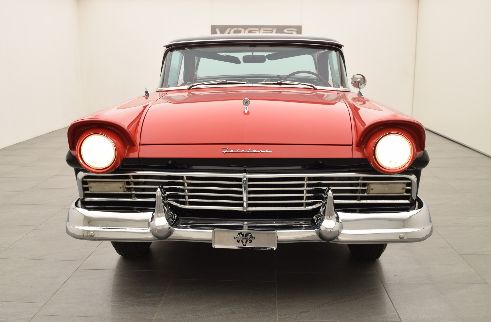 FORD 500 Skyliner-showroom-element-3