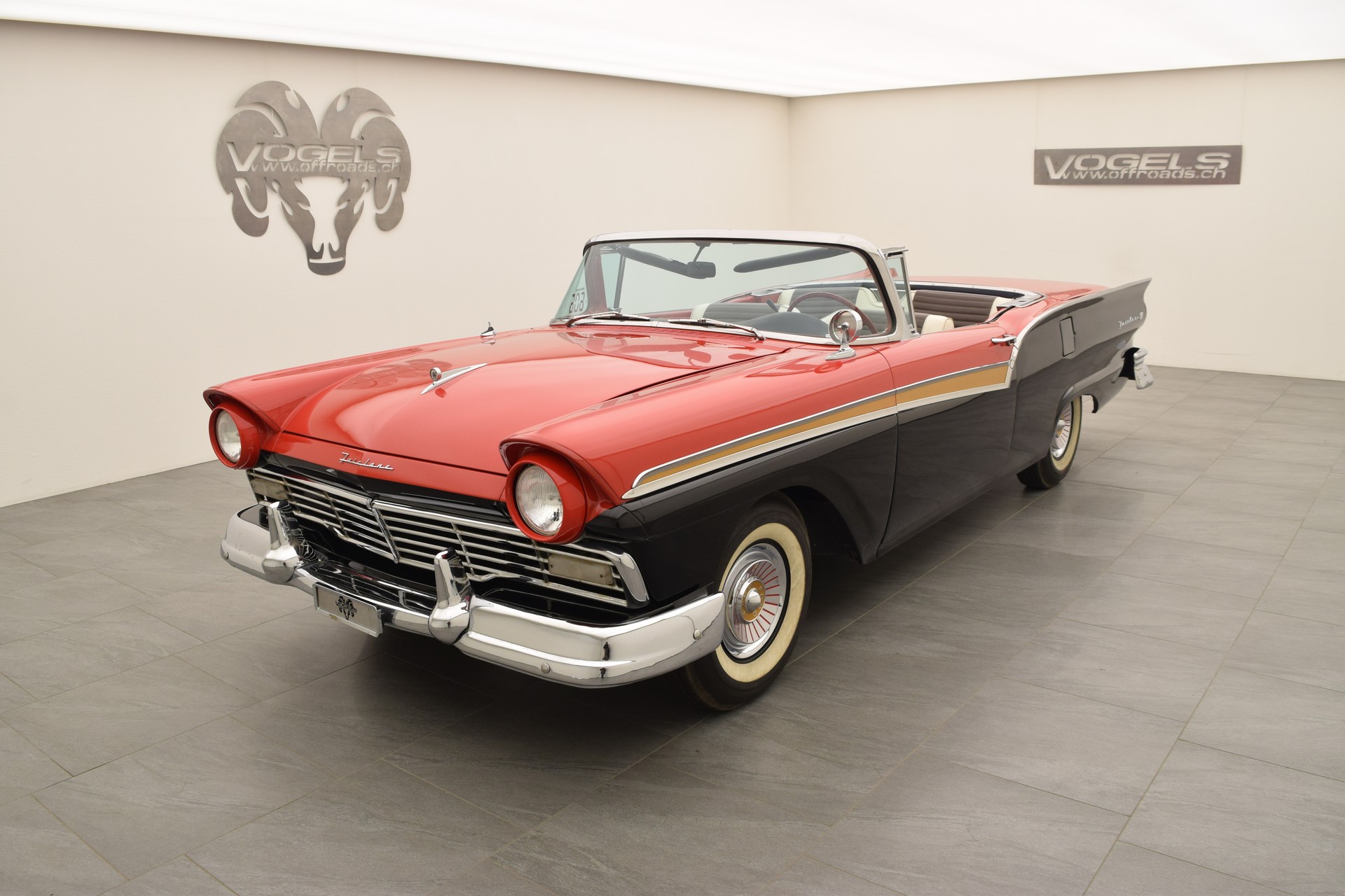 FORD 500 Skyliner-showroom-element-1