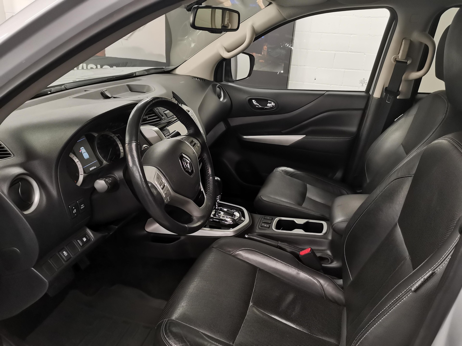 RENAULT Alaskan Pick-up 2.3 dCi 190 TwinTurbo ICE 4x4-image-8