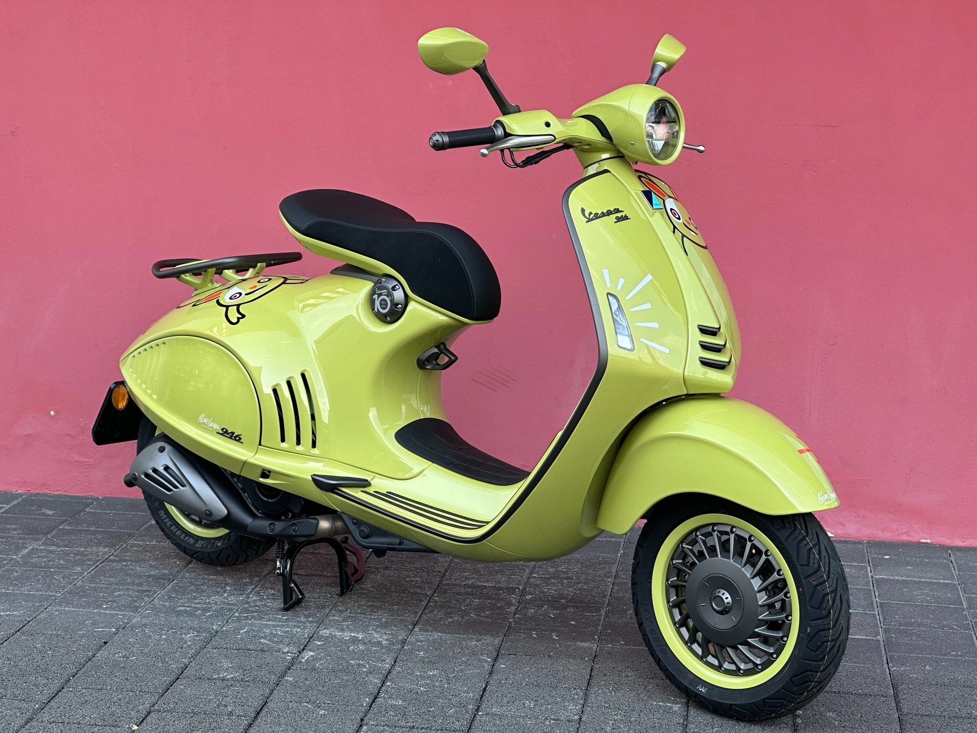 PIAGGIO Vespa 946 125 "BUNNY" 10° Anniversario-image-1