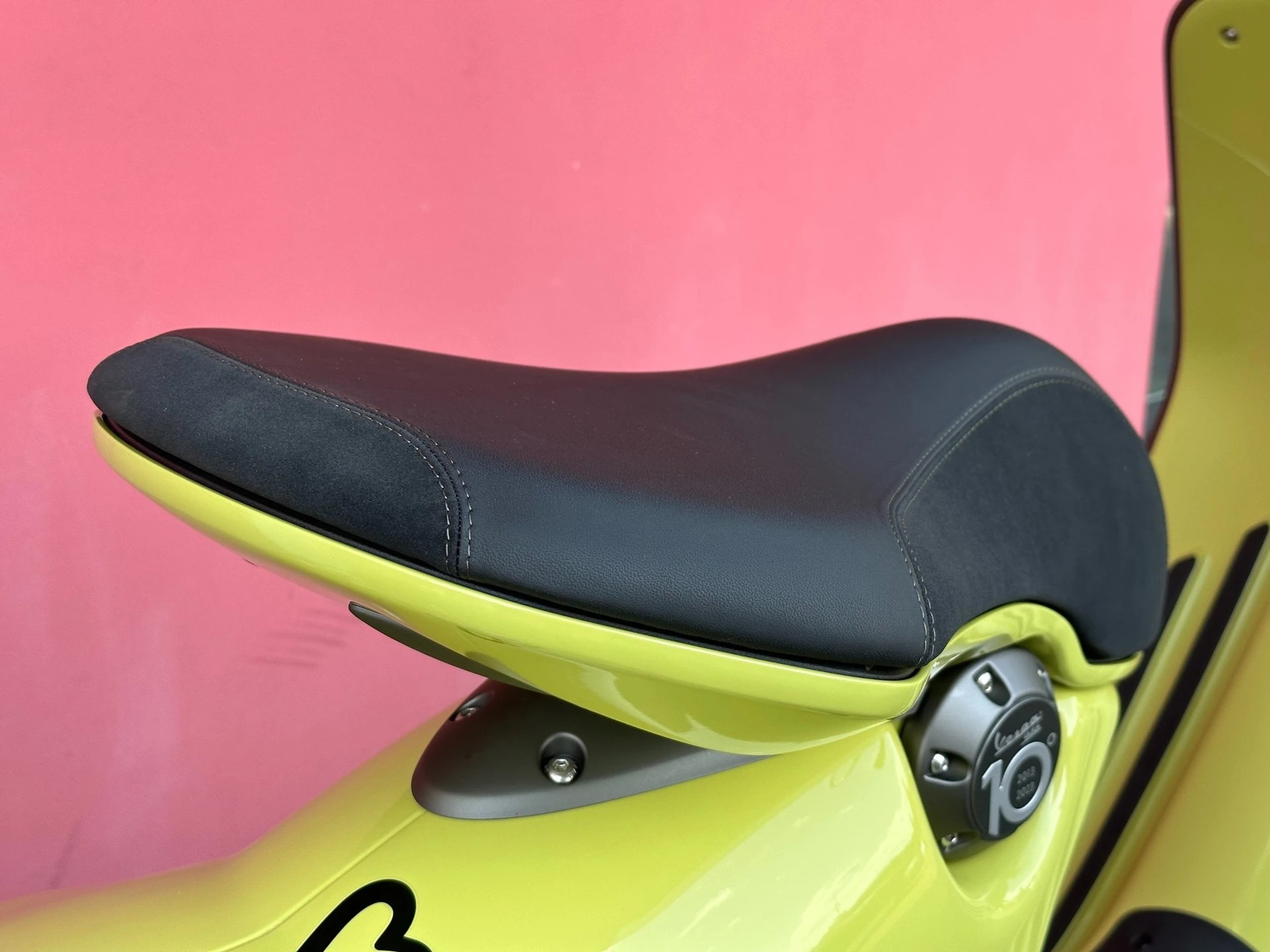 PIAGGIO Vespa 946 125 "BUNNY" 10° Anniversario-image-3