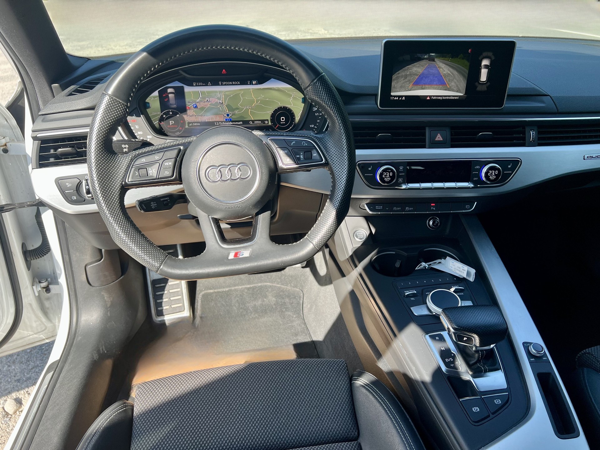 AUDI A4 Avant 2.0 TDI quattro S-LINE-image-8
